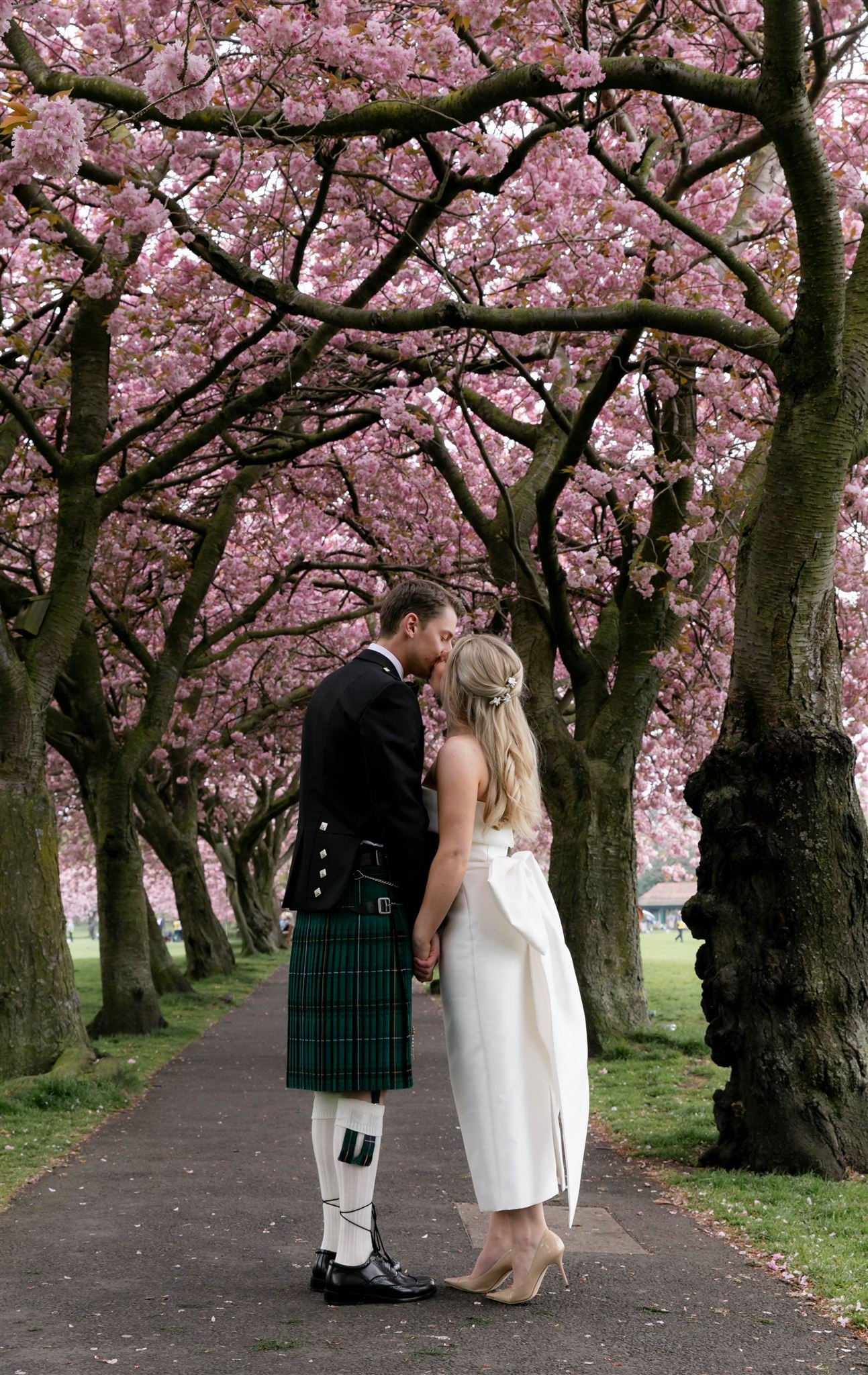 Edinburgh, Scotland Wedding Photographer photographing Edinburgh Cherryblossom Wedding Photography.