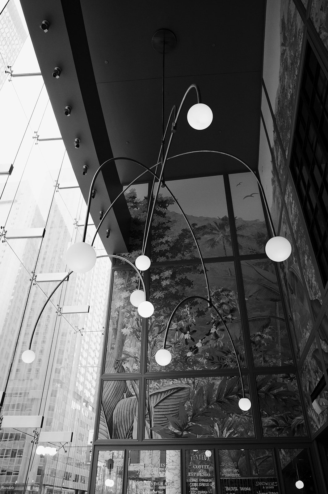 A wedding day at Venteux Chicago inside the Pendry Hotel.