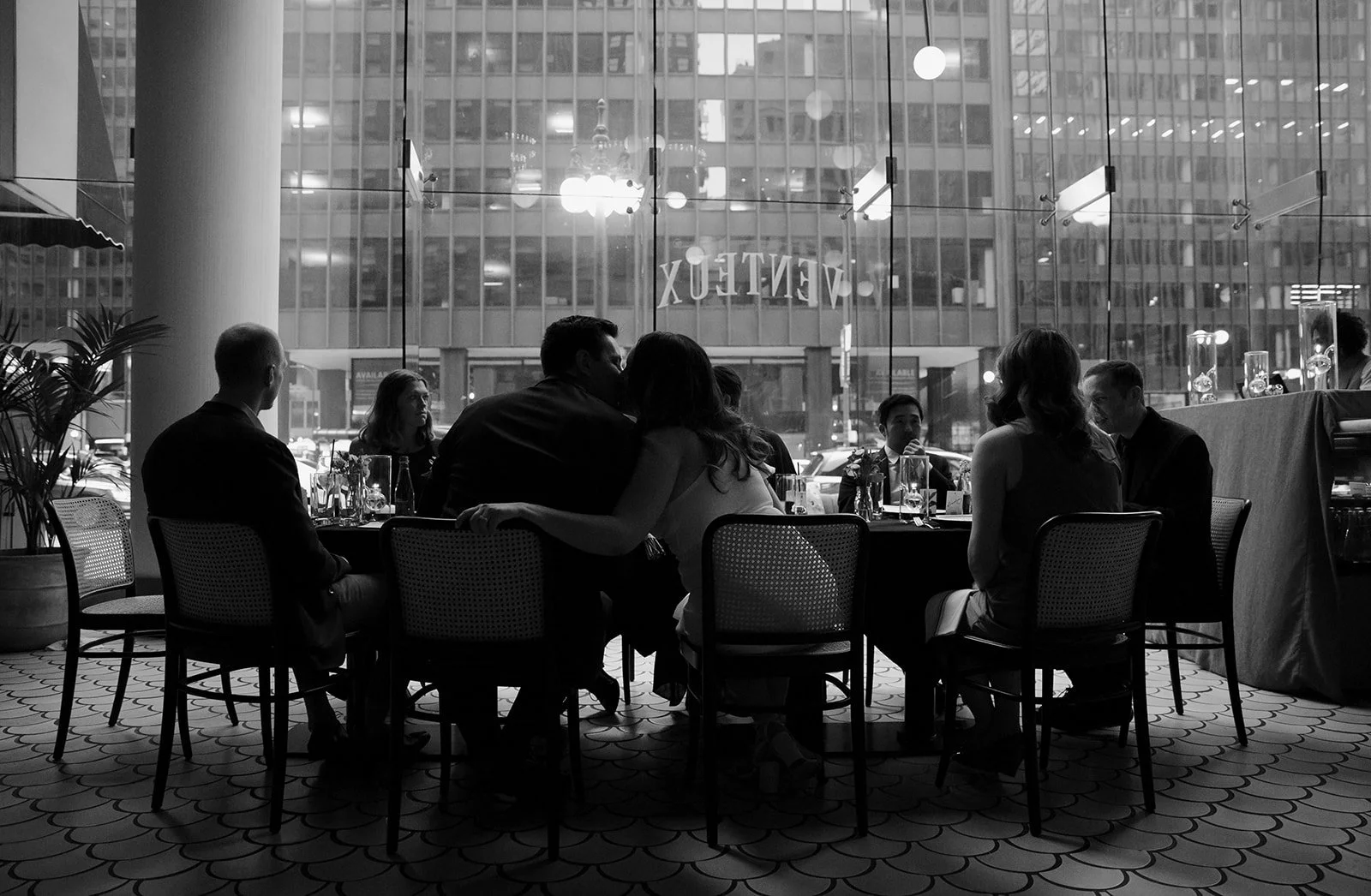 A wedding at Venteux Chicago inside the Pendry Hotel.