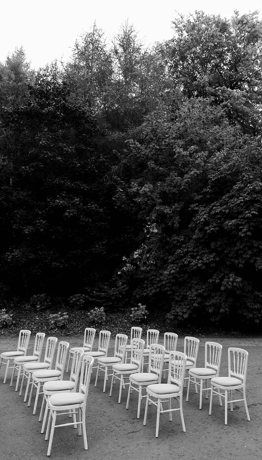 A luxury castle wedding ceremony on a wedding day at Drumtochty Castle in Scotland.