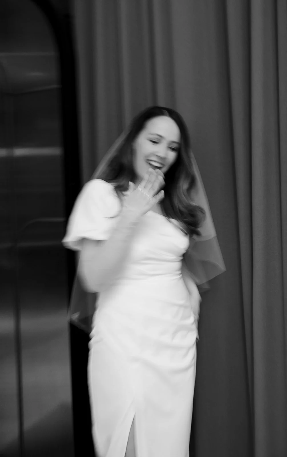 A bride on a wedding day at Venteux Chicago inside the Pendry Hotel.