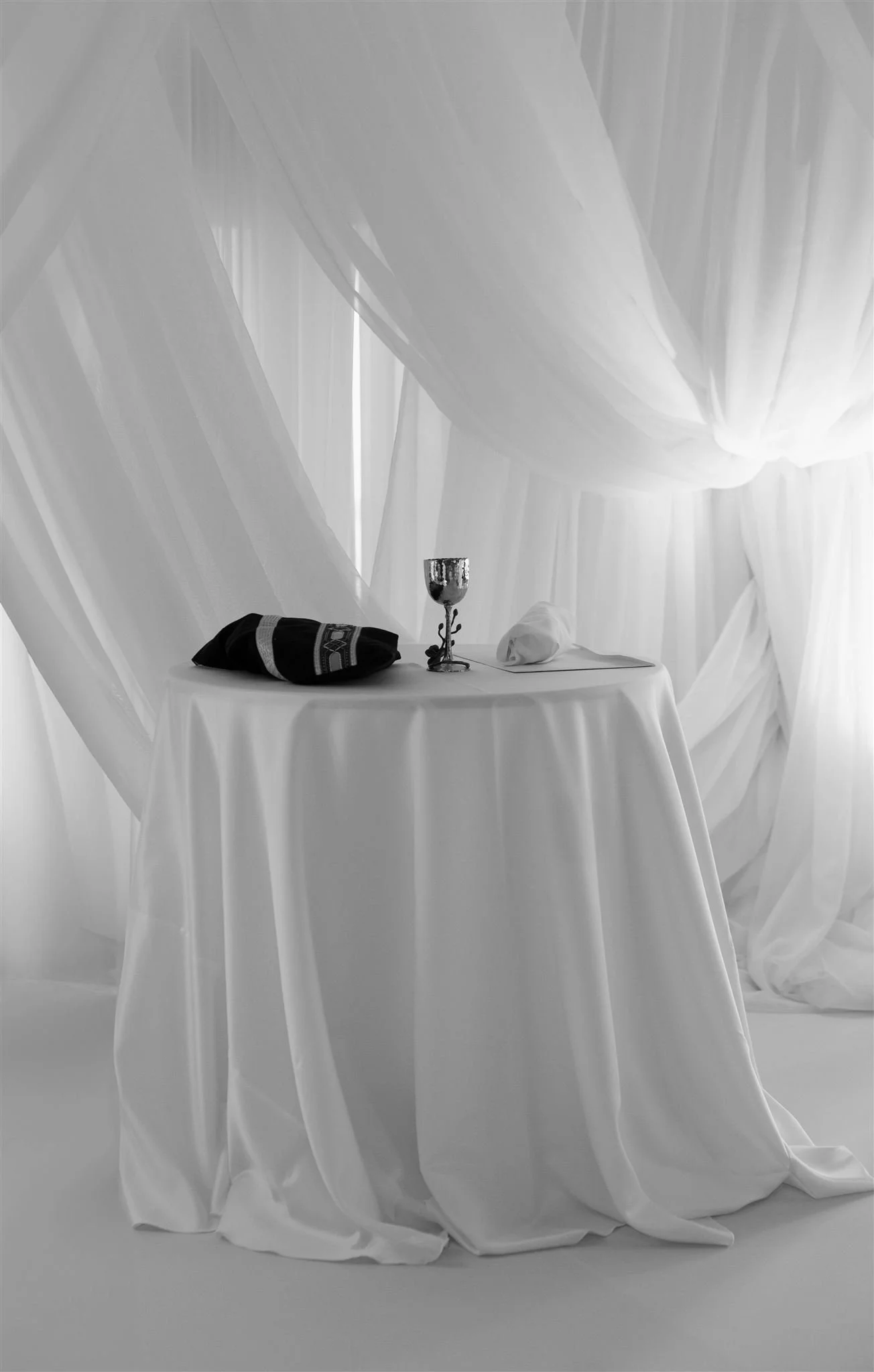 A wedding ceremony at The University Club of Chicago.