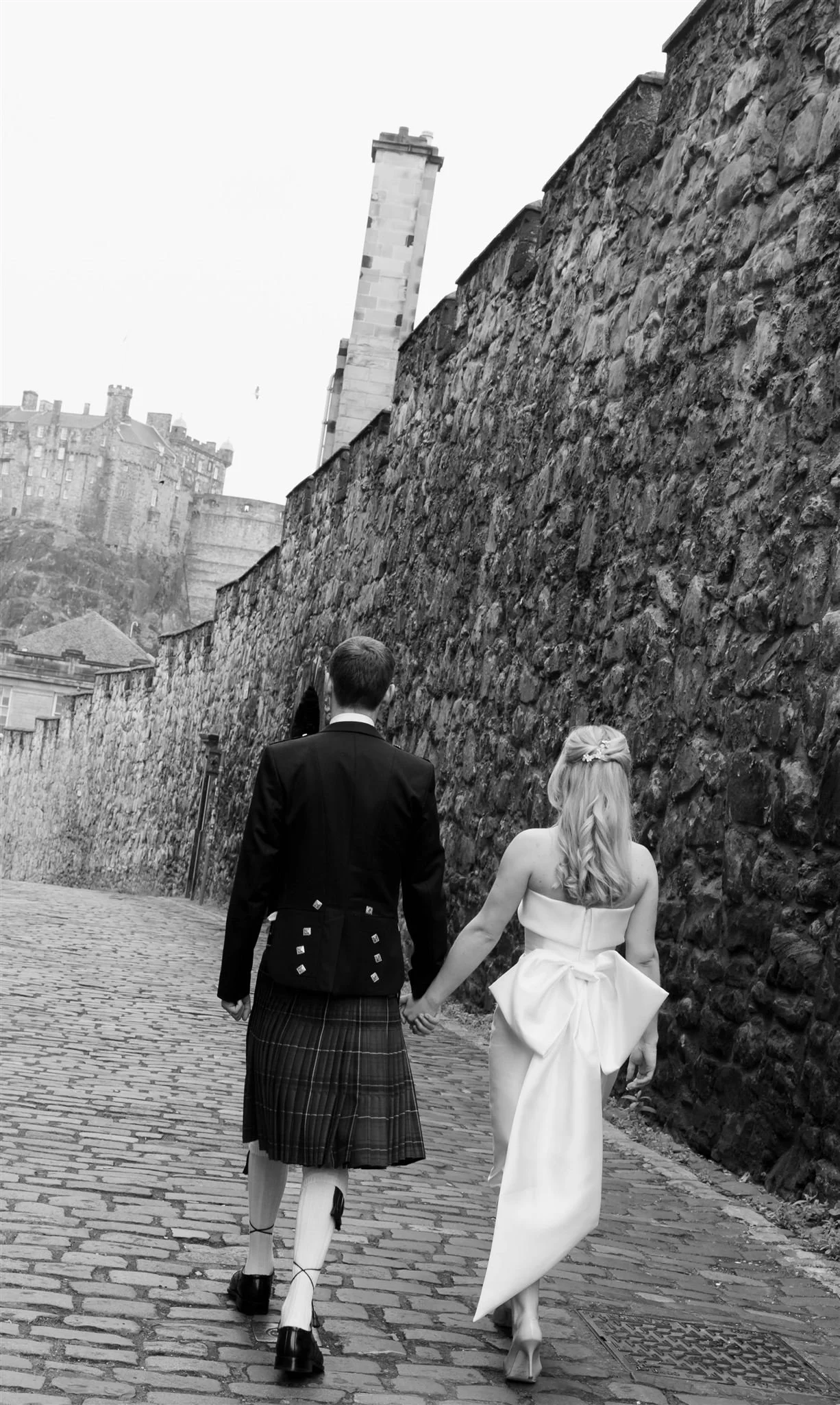 Edinburgh, Scotland Wedding Photographer photographing Edinburgh Castle Wedding Photography.