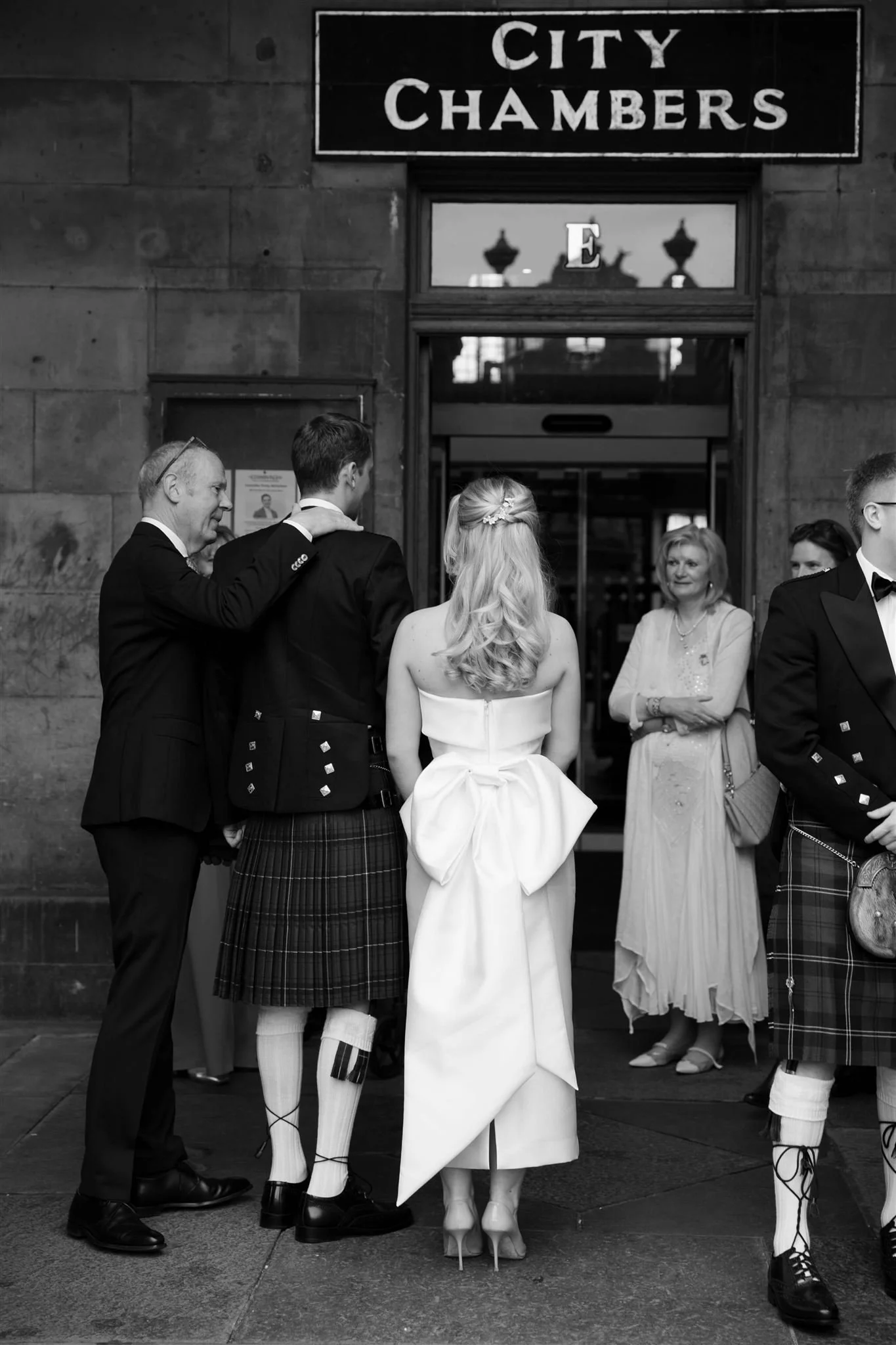 Edinburgh, Scotland wedding photographer capturing a couple on their wedding day at Edinburgh City Chambers.