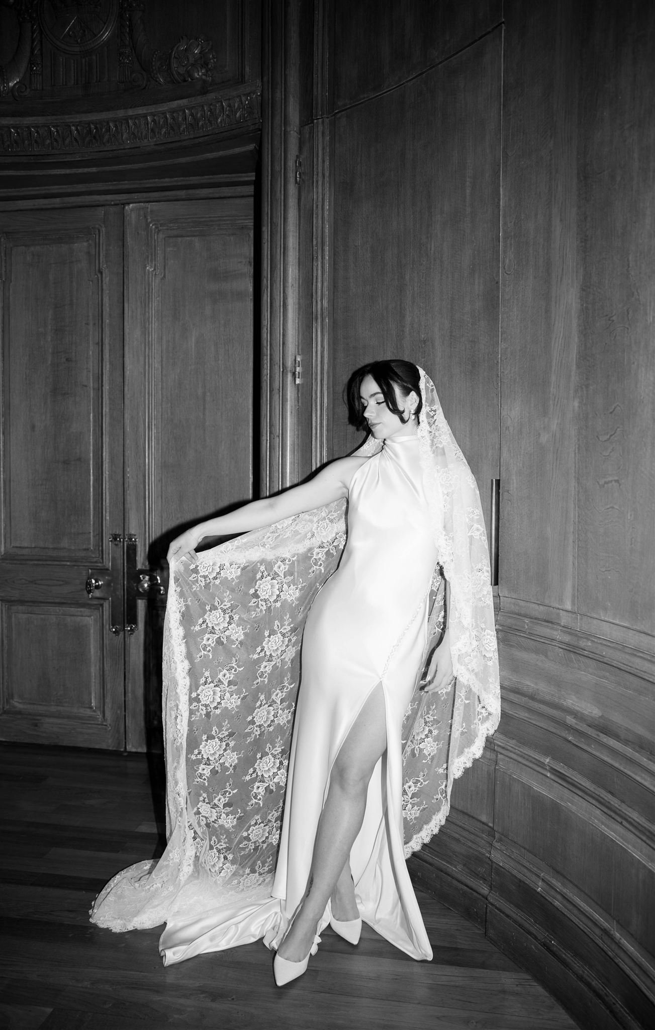 Bride wearing Sau Lee Persephone gown photographed by an Edinburgh wedding photographer.