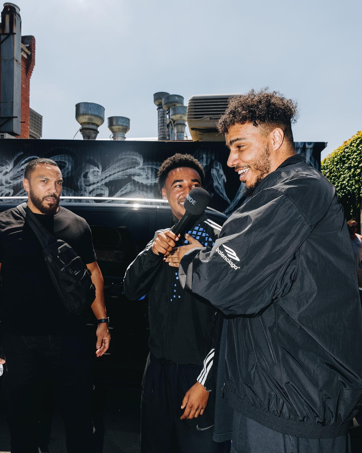 @ajtracey 🤝🏽 @sil.agency 

📍MELBOURNE MEET &amp; GREET 8/2/24

📸 @aloshfilms / @jnkvisuals