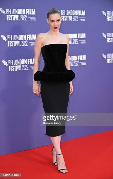 VANESSA KIRBY SCHAPERELLI 2.jpeg