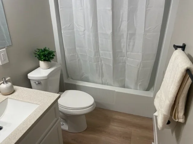 Cove Unit 1 Bathroom 3.jpg
