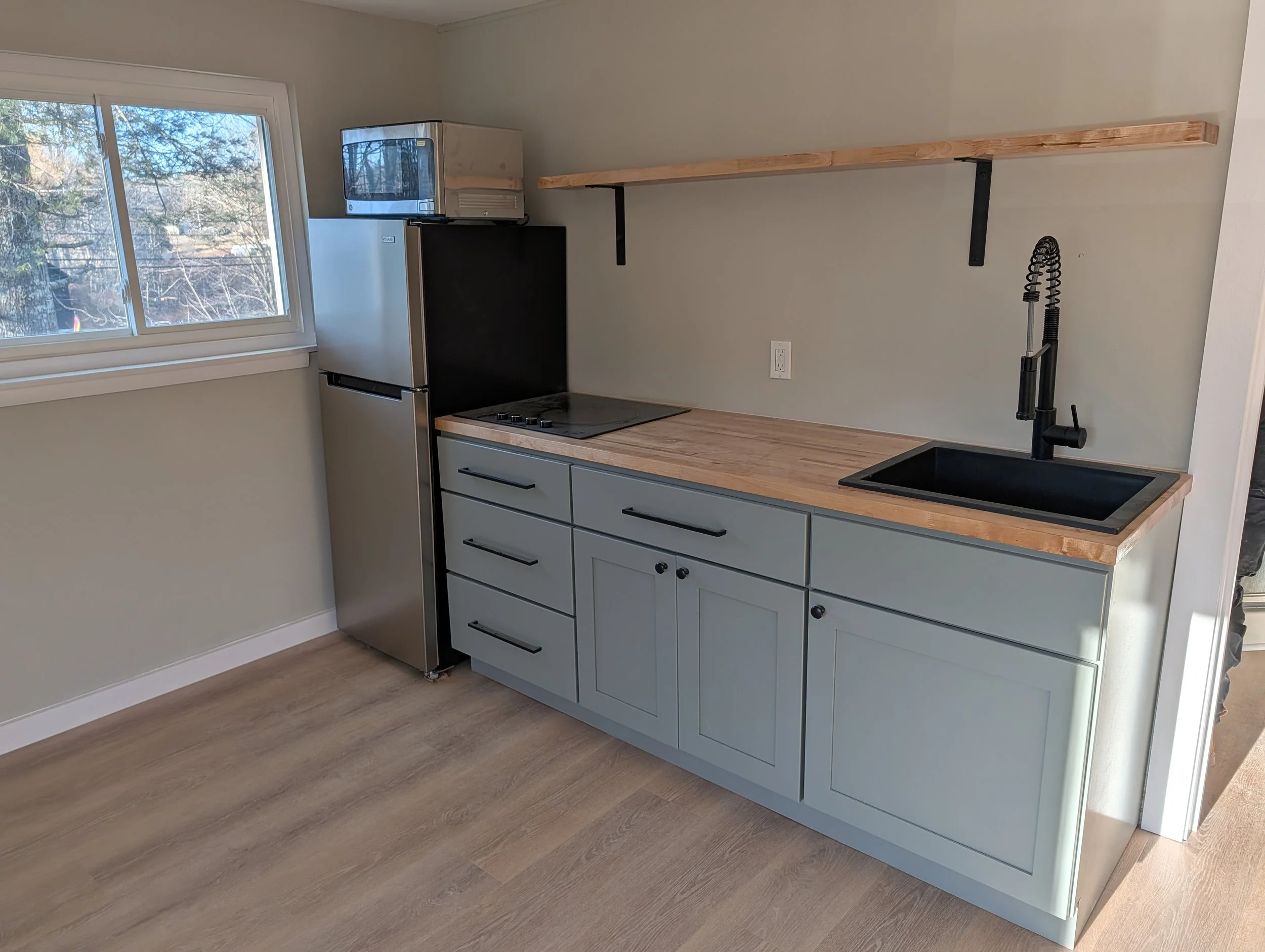 Modern sleek Efficiency Apartments in Rockport