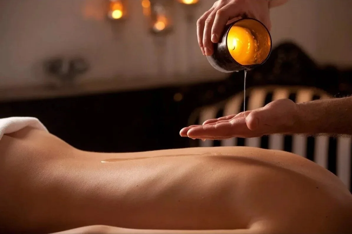 Masaje+con+vela+caliente+-+Luna+Hrlaing+Spa.jpg