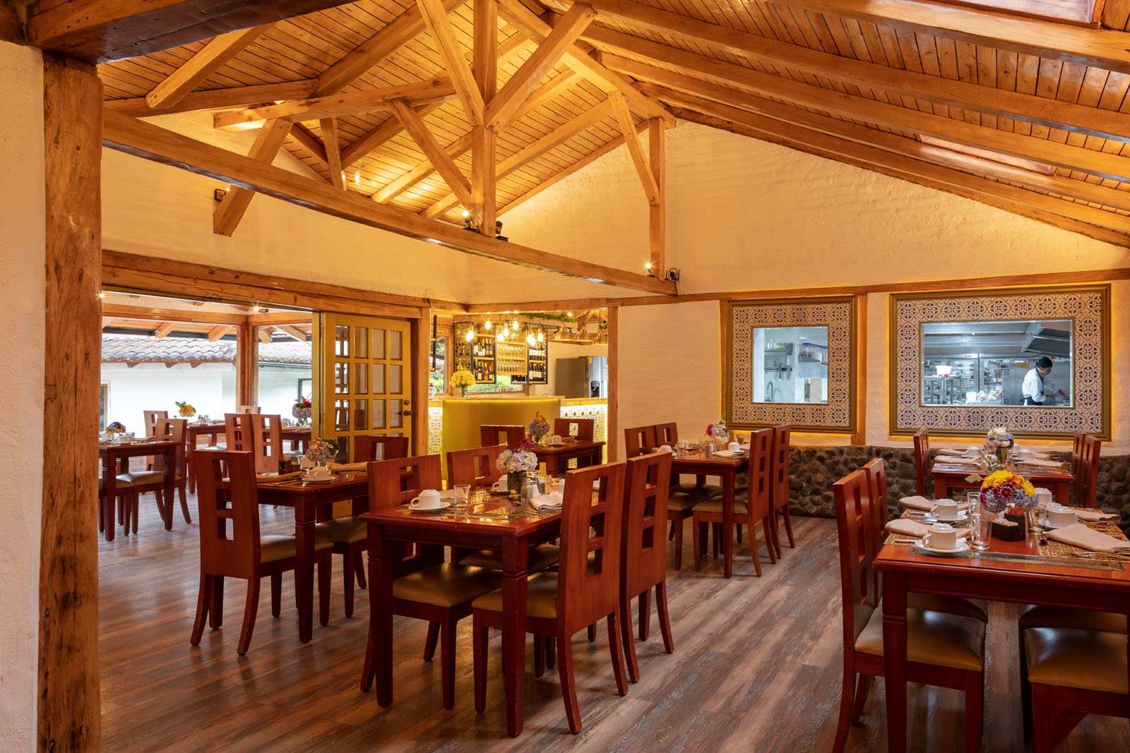 Luna Restaurante - Restaurant in Banos Ecuador.jpg