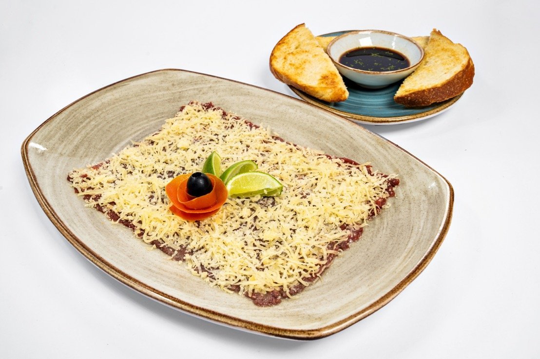 Beef tenderloin carpaccio - Cafe del Cielo - Restaurante Banos Ecuador.jpg