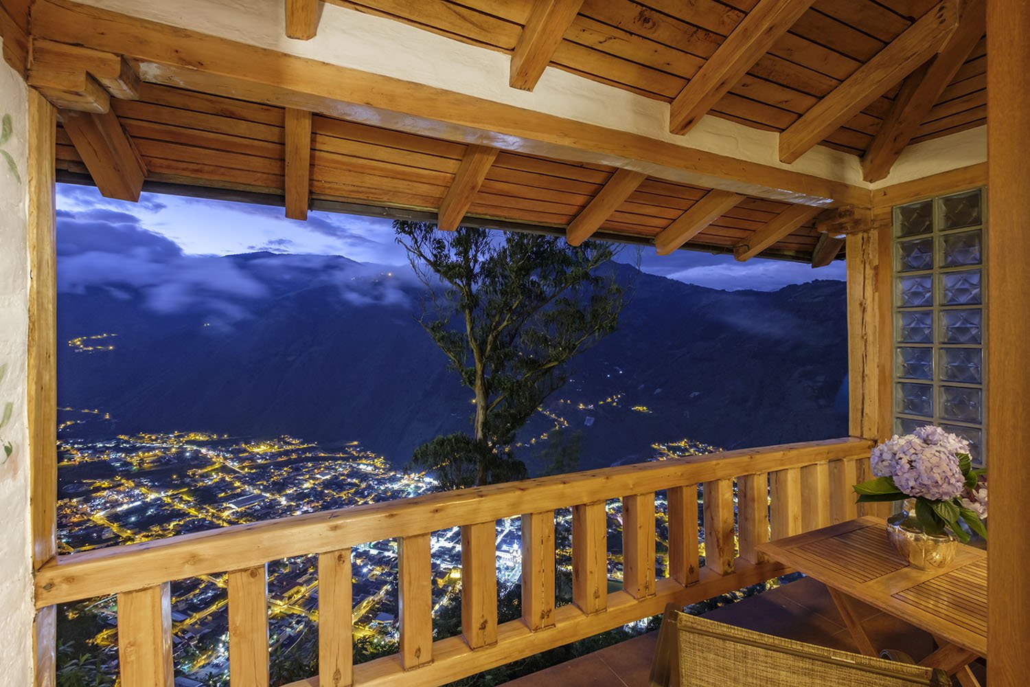 Balcony Romantic Room Noche de Luna 32 - Luna Volcan - Hotel en Banos Ecuador.jpg