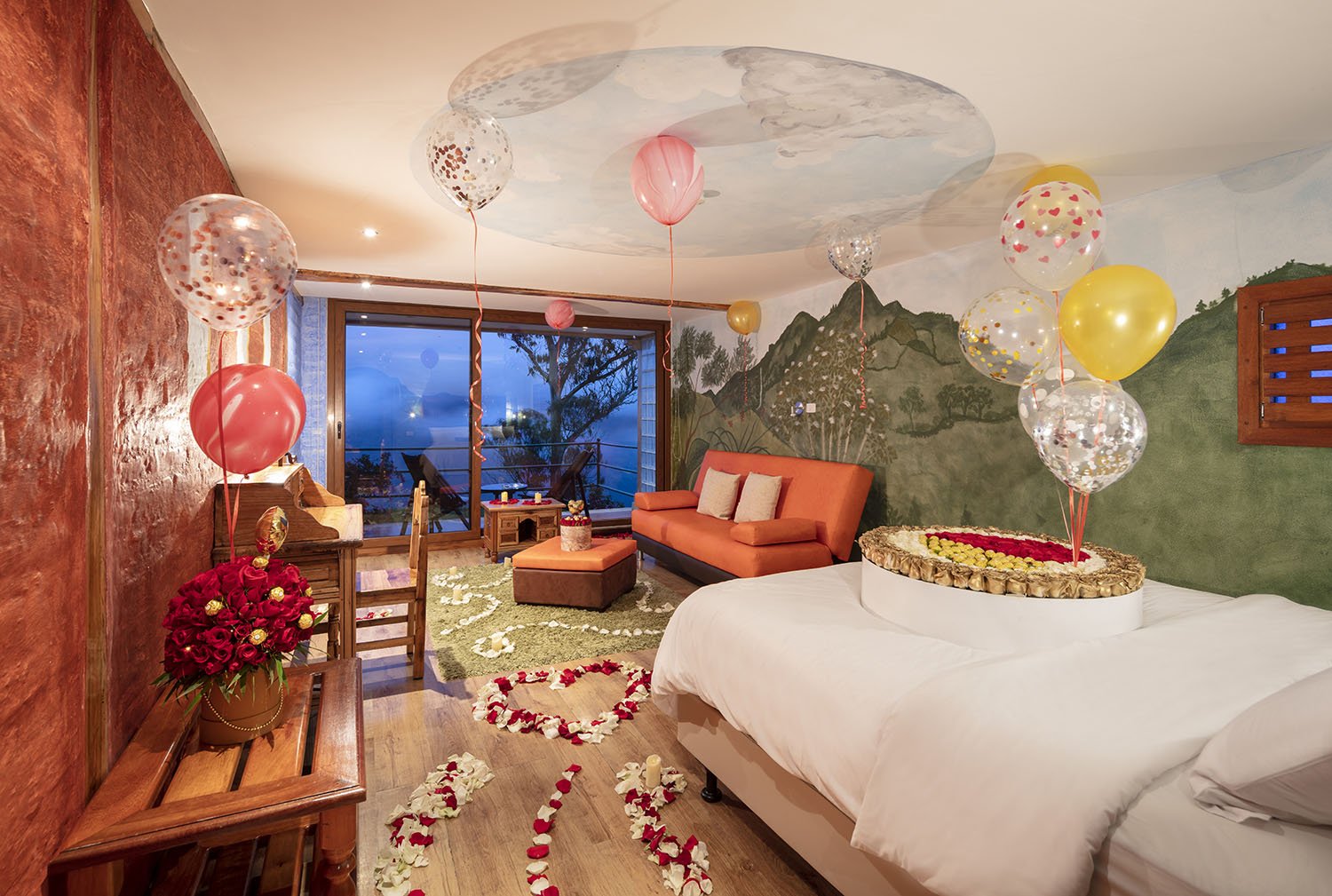 Love in the Sky Decoration Package - Romantic Room Mi Tesoro 31 - Luna Volcan - Hotel en Banos Ecuador.jpg