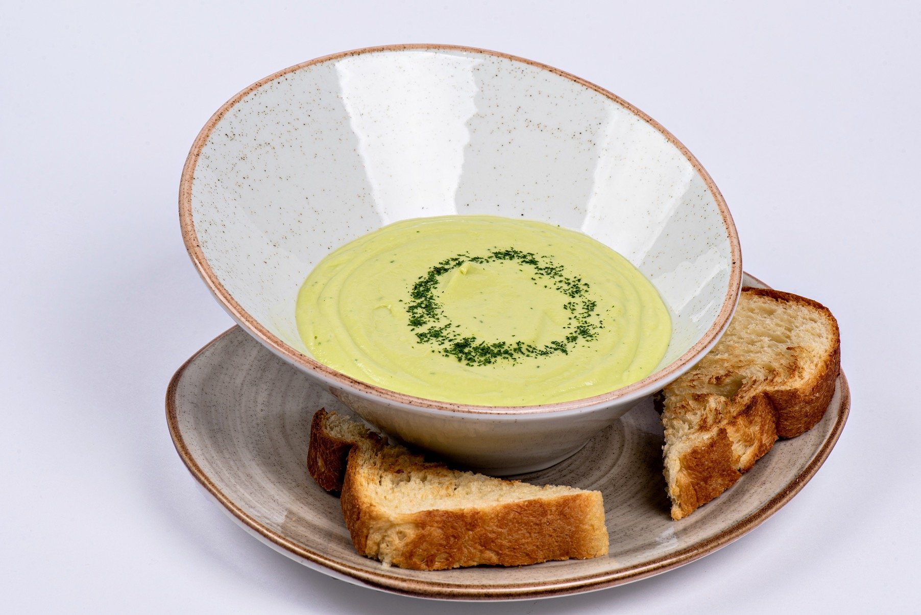 Avocado cream soup 🥑 with ginger and coriander 🌱