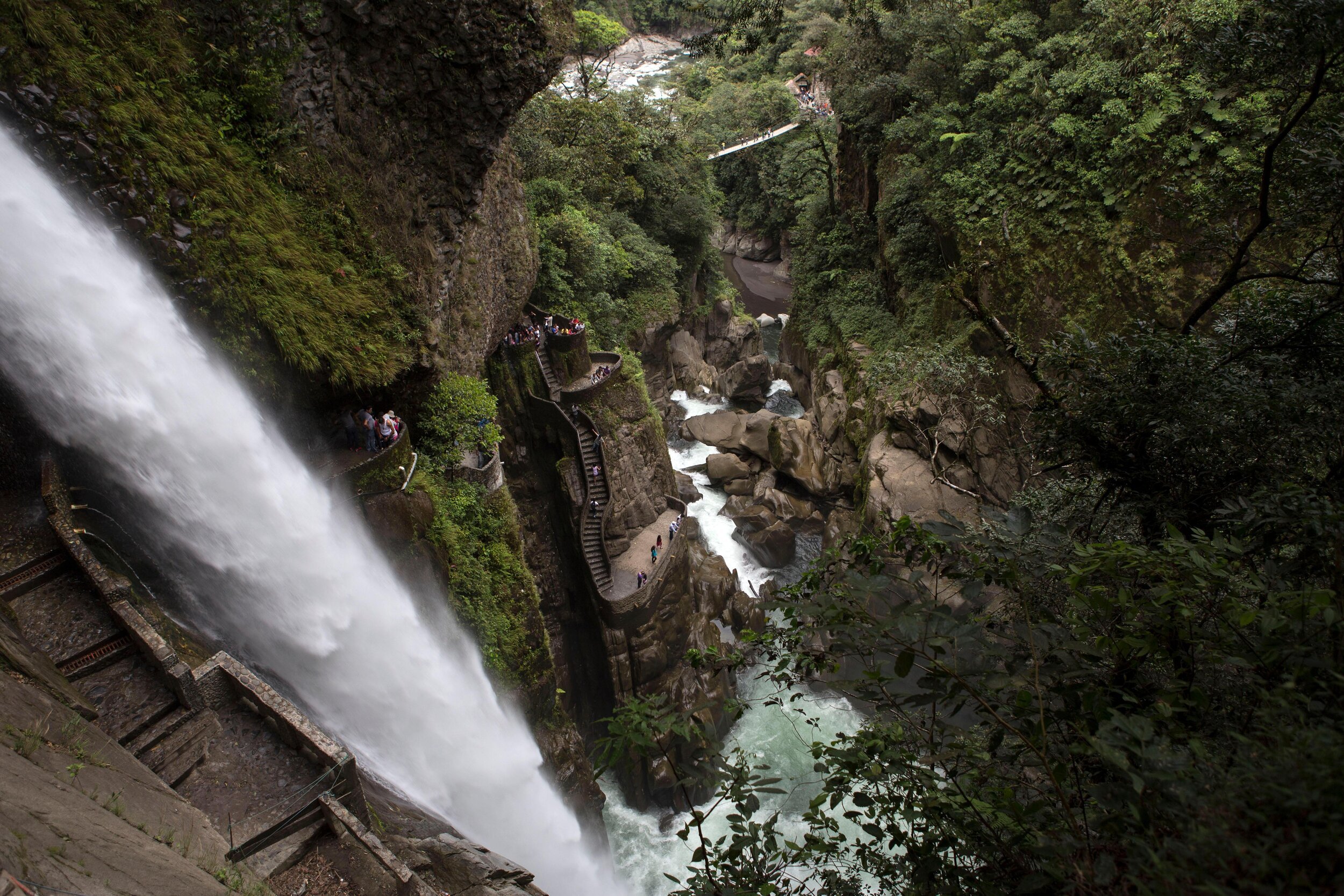 Pailon del Diablo Waterfall