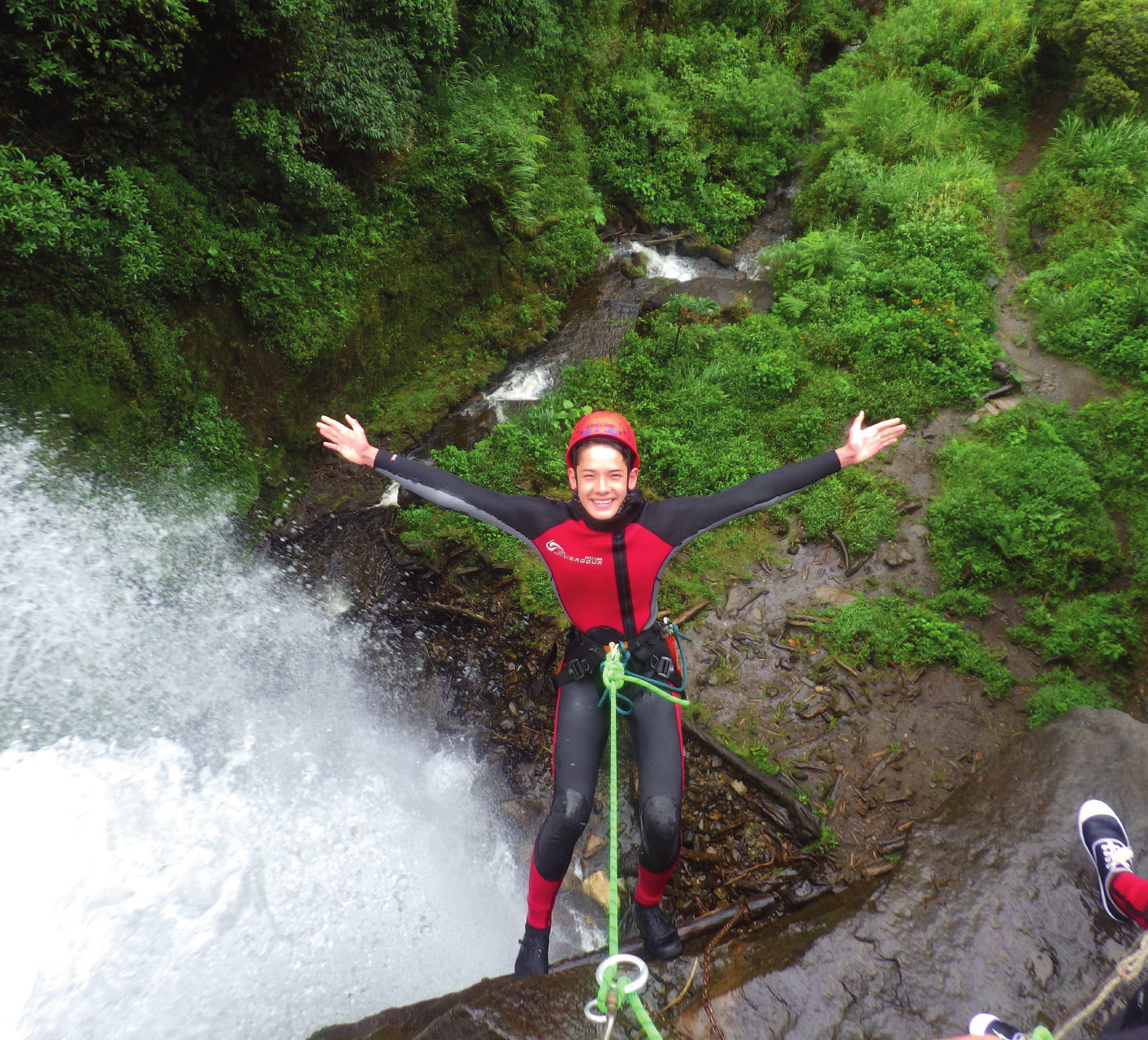 Canyoning Banos Ecuador.png