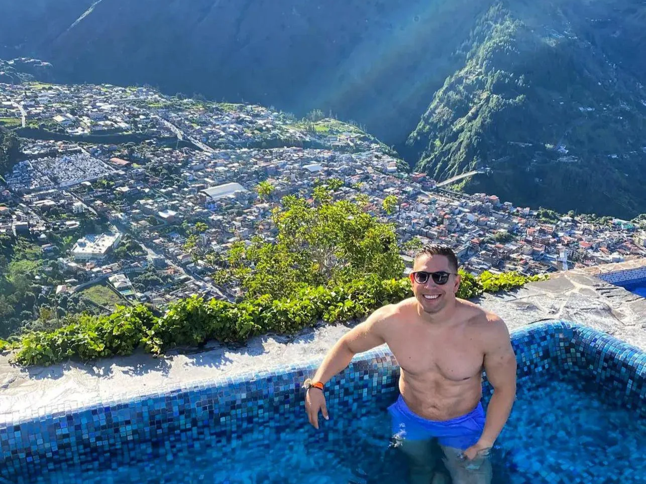 hombre+piscina+LV.png