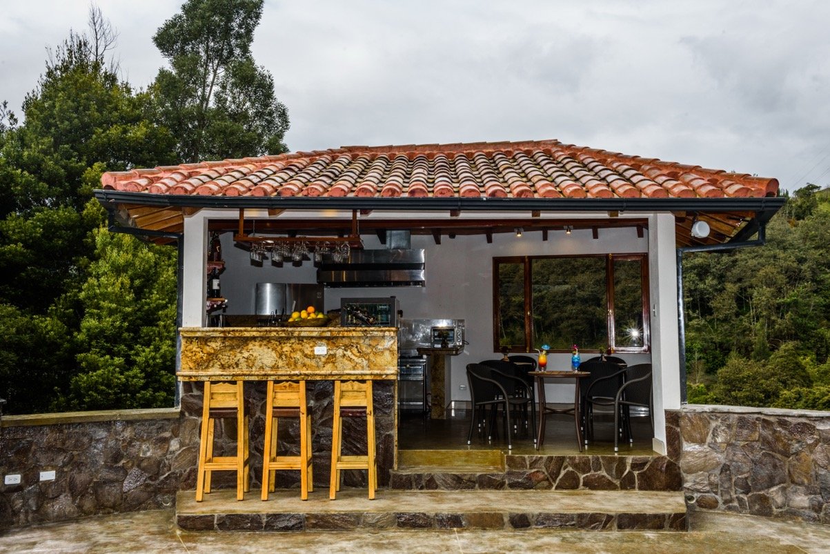 Luna Bar Facade - Banos, Ecuador.jpg
