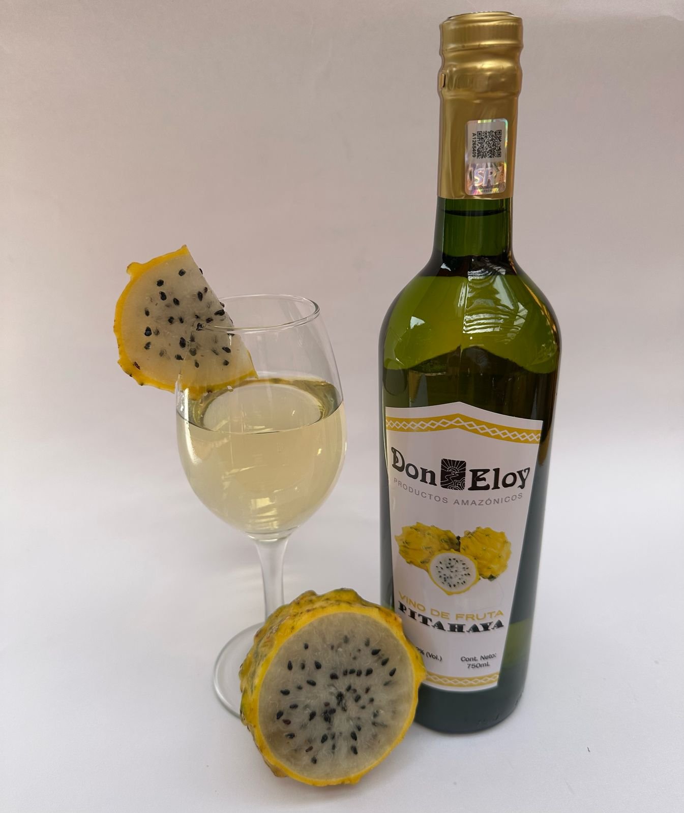 pitahaya wine- Luna Restaurante - Baños - Ecuador.jpeg