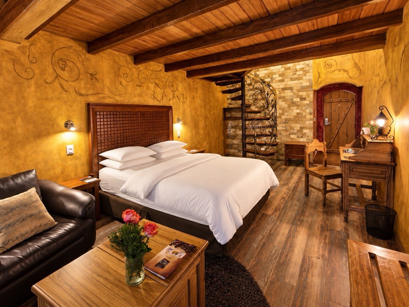 Habitacion Romantica Luna Rosa 34 - Luna Volcan - Hotel en Banos Ecuador 2.jpg