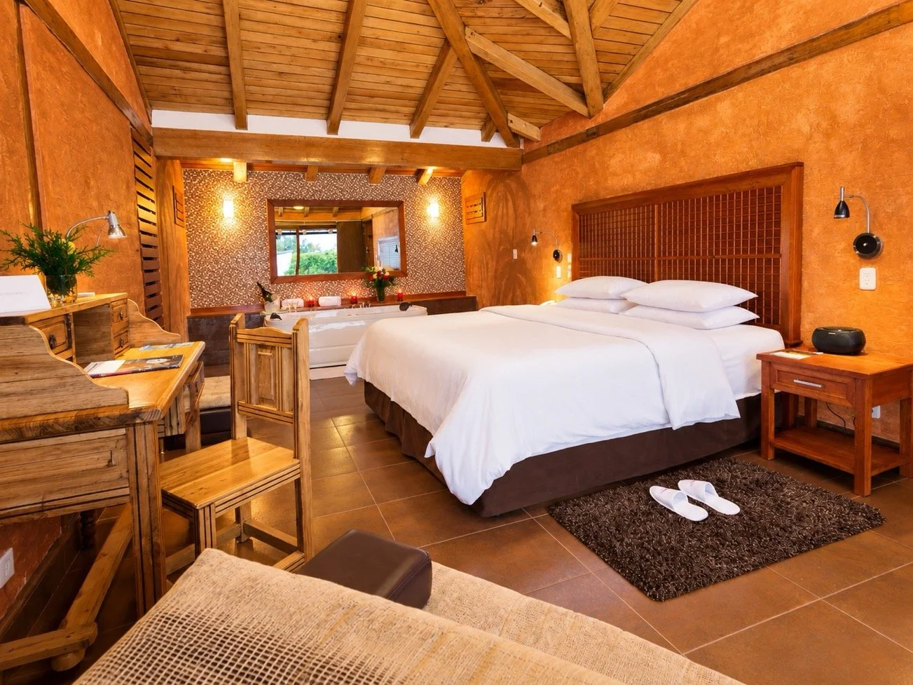 Suite Romantica 48 Me Encantas - Luna Volcan - Hotel en Banos Ecuador 1.jpg