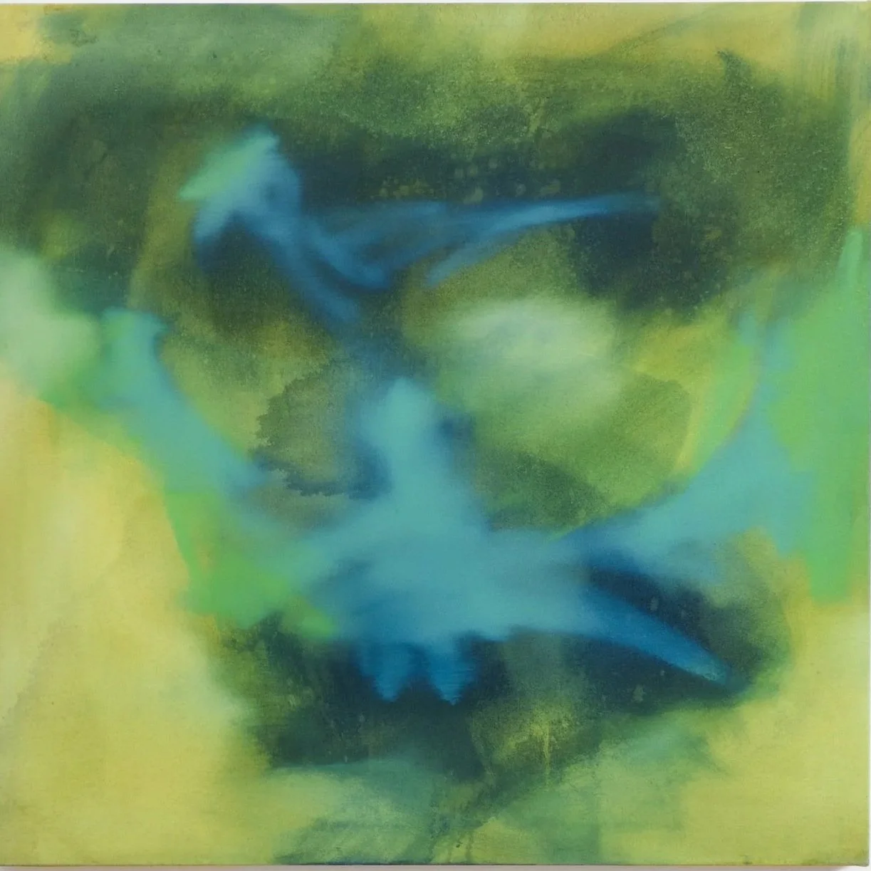 Dipinto astratto con colori predominanti blu, verde e giallo, con forme sfocate e fluidi.