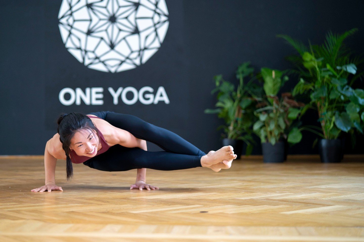 Lasst uns das neue Jahr kraftvoll beginnen 💛 who's with us? 

#oneyogawien #oneyoga #wienneubau #wien1070 #yogawien #yogavienna #yogastudiowien #yogaliebe #yogastudio #yogastudios