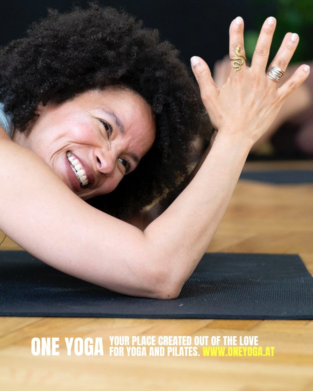 YOUR PRACTICE YOUR GLOW✨ 

Dein Glow ist kein Filter.
Er kommt, wenn du auftauchst.
Zwischen Arbeit, Alltag, Chaos.
Wenn du dir Zeit nimmst f&uuml;r dich, obwohl alles zieht.

Keine Perfektion. Kein New Age Hokus Pokus.
Nur Bewegung, Atem, Wiederholu