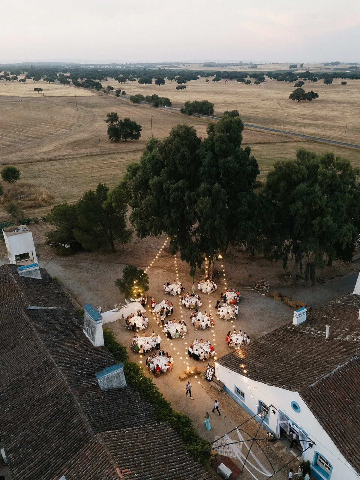O querido Alentejo, claro 🫶
.
Com a ajuda da mega mega @isisgoncalvesphoto
📍@lodgemontedosobral 
🍔@ocateringdaalice 
🎂@mimcostabolos 
@magicrent.pt