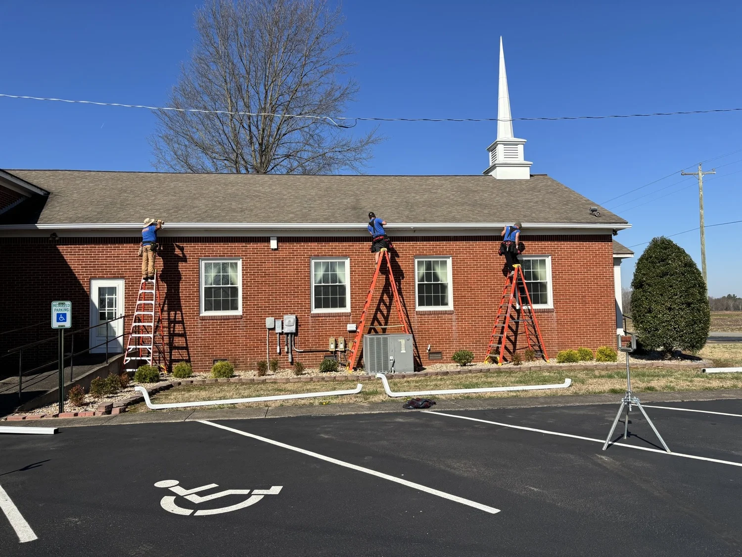 Servall crew on site