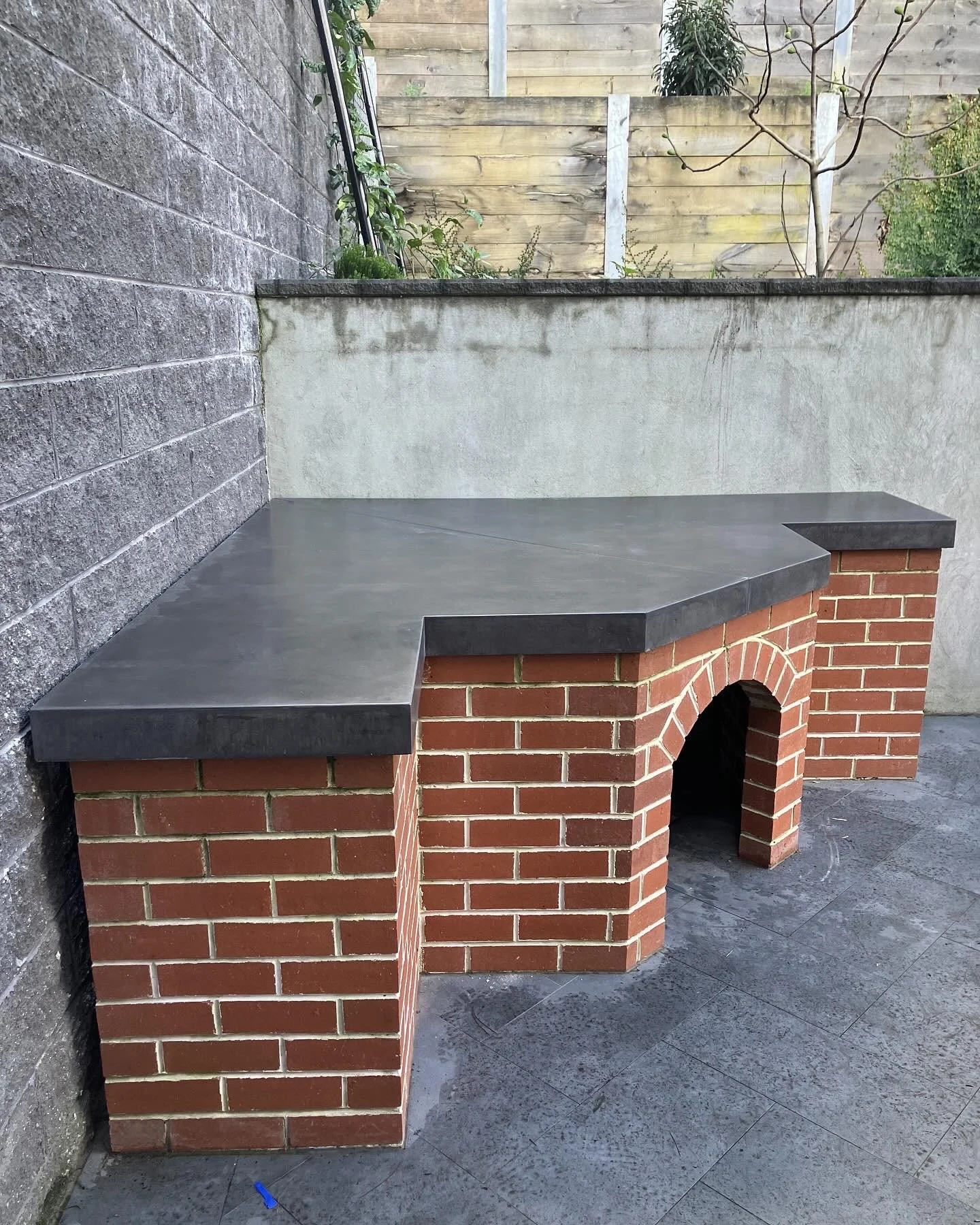 Concrete-Outdoor-Kitchen-brick-base.jpeg