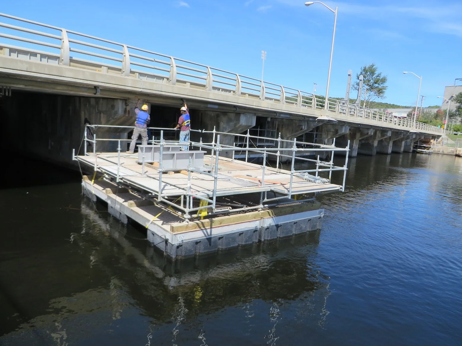 Temiskaming Work Platforms - (2, half lift scaffolding) -1.JPG