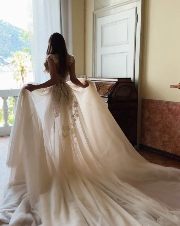 The epitome of a dream gown by @galialahav 
#GLbride #GahliaLahavBride