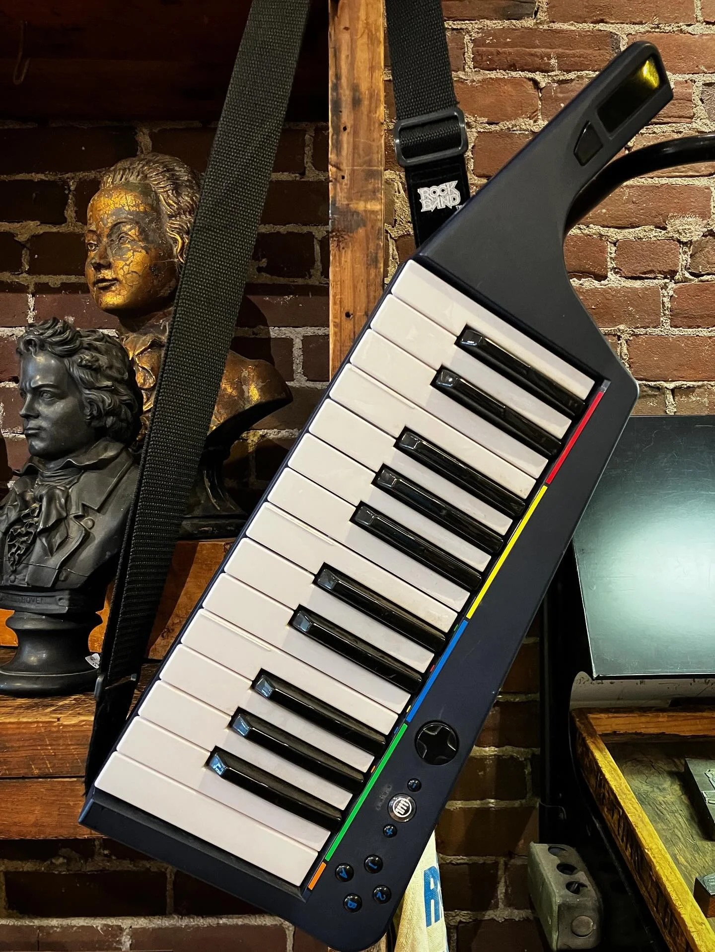 need a rad keytar for that old copy of Rock Band 3? or use this cutie as a MIDI controller for your own tunes 🎶
.
#rockband3 #xbox #playstation #wii #keytar #midicontroller #rawk #lootfoundandmade #turnersfallsma #greatfallsma