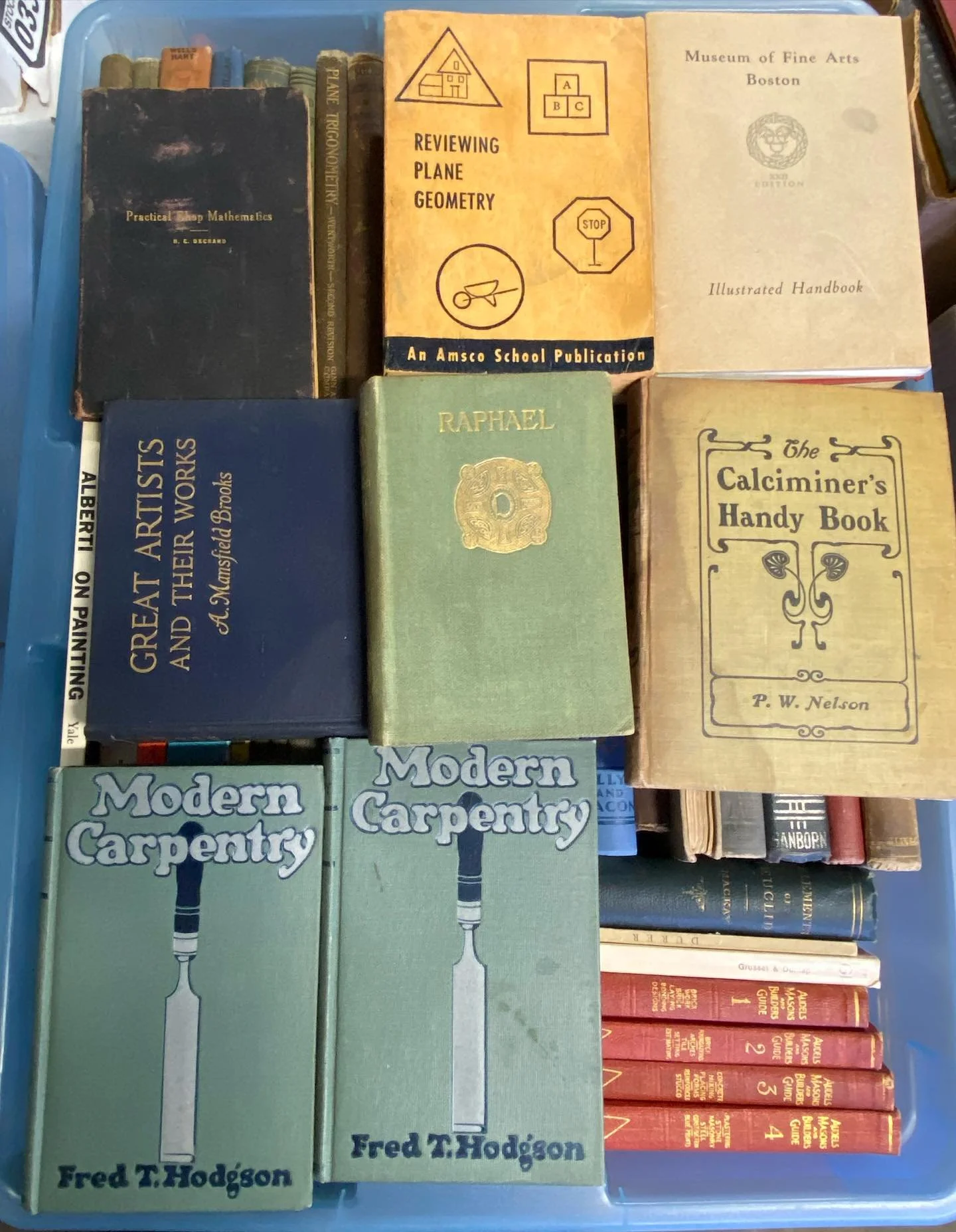 WAREHOUSE n BOOK SALE this SATURDAY NOV 15&hellip; many GREAT SUBJECTS&hellip;ART-HISTORY-PHOTOGRAPHY-SCI-FI &amp; more&hellip;
*Swipe n see*
We got FRESH MERCH, MORE PHOTOS &amp; PHOTOGRAPHY EQUIPMENT, MORE EPHEMERA, MORE INDUSTRIAL CARTS &amp; WORK