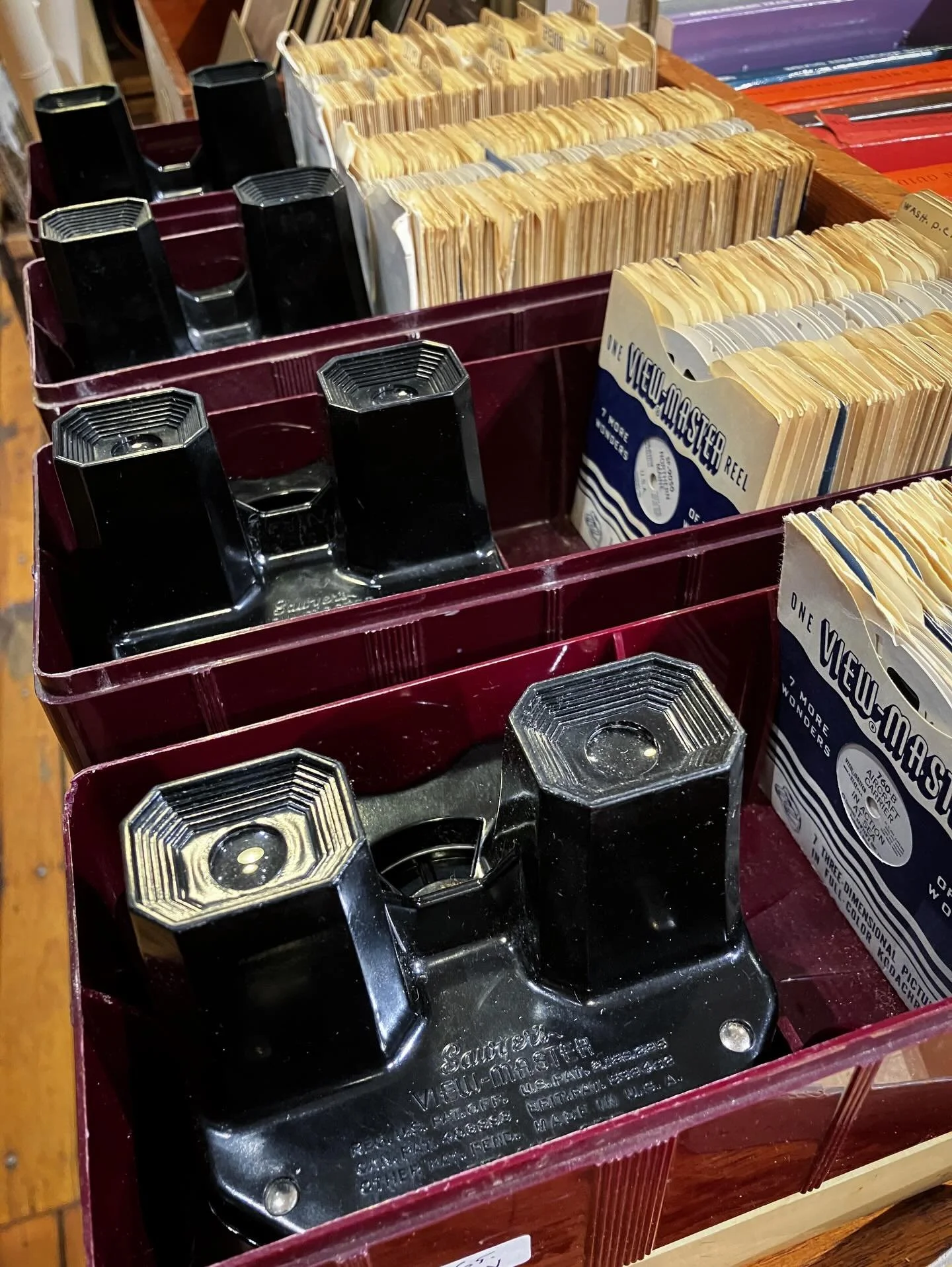 vintage viewmaster sets! these bakelite beauties are c1940s 👀 and have you ever seen a tru-vue?
.
#viewmaster #truvue #stereoscopeviewers