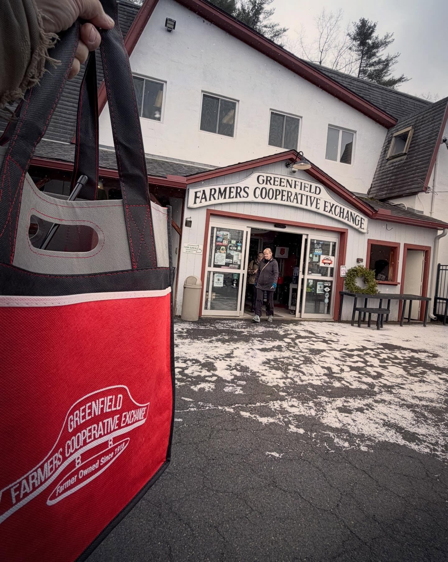 Every season&hellip;everything you need&hellip; 
Thanks GREENFIELD FARMERS COOP
We&rsquo;re LUCKY they THRIVE HERE 😎
Pictured: Last minute STOCKIN&rsquo; 
STUFFIES and poop bags&hellip; all in a reusable tote bag&hellip; so HAPPY 

#greenfieldma #fa