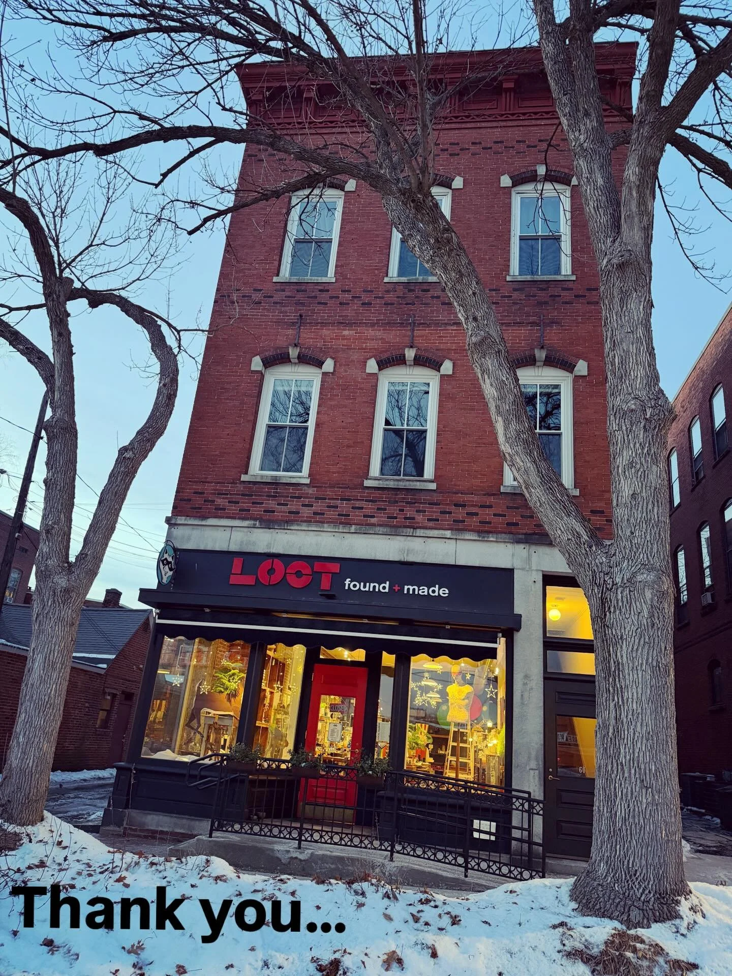 Just a HELLO &amp; thanks for a WONDERFUL YEAR @ LOOT&hellip; yes that means YOU 😘
Goin on 15 years it&rsquo;s still FUN&hellip;
cuza you, our GREAT LOOT TEAM and SEEING the TOWN GROW with other DOWNTOWN BUSINESSES &amp; NEIGHBORS🥰&hellip;see you O