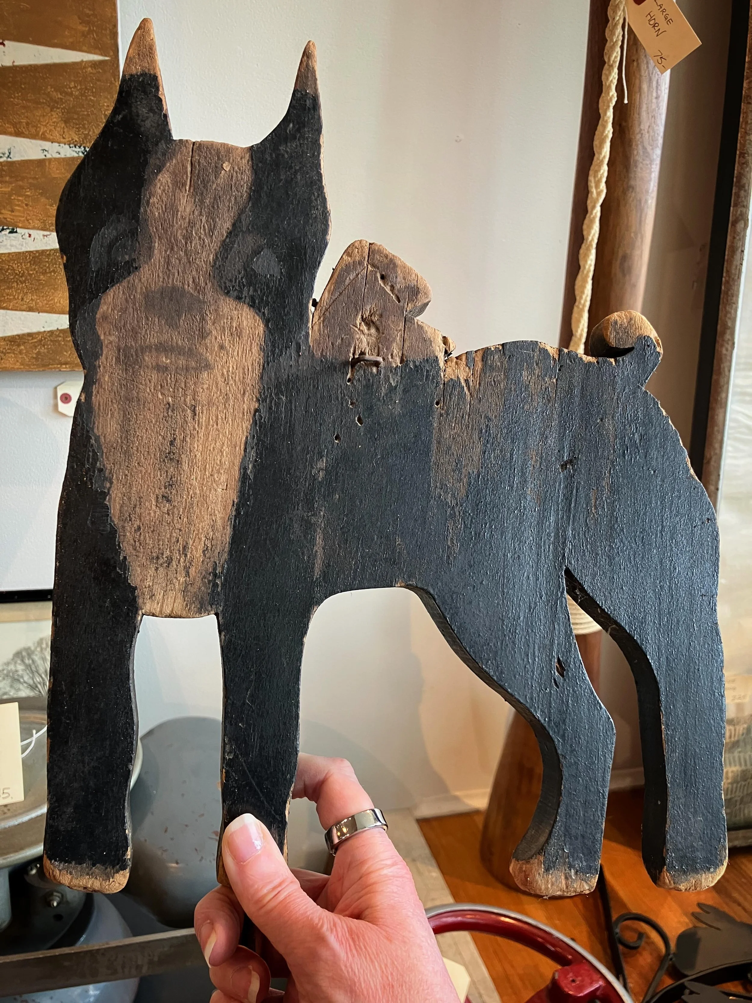 cutest lil folk art terrier would love to guard your yard 🐾

#doggo #folkart #gardenart #loottheshop