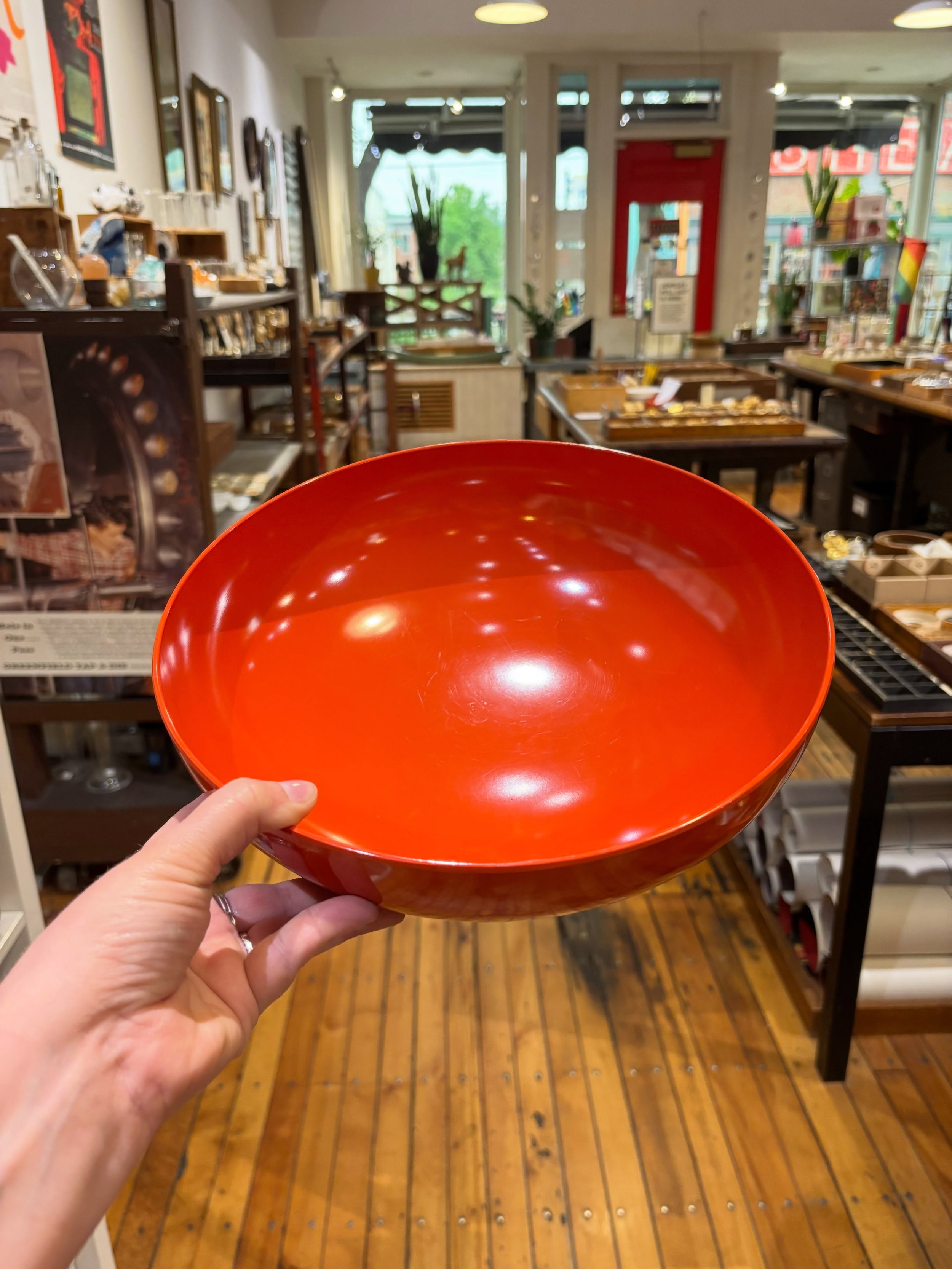 This is THE bowl of bowls!
Perfect size.
Perfect tomato color.
And was made in Florence, MA🧡❤️🧡❤️🧡❤️🧡❤️🧡❤️🧡

#prolonware #florenceMA #lootfoundandmade