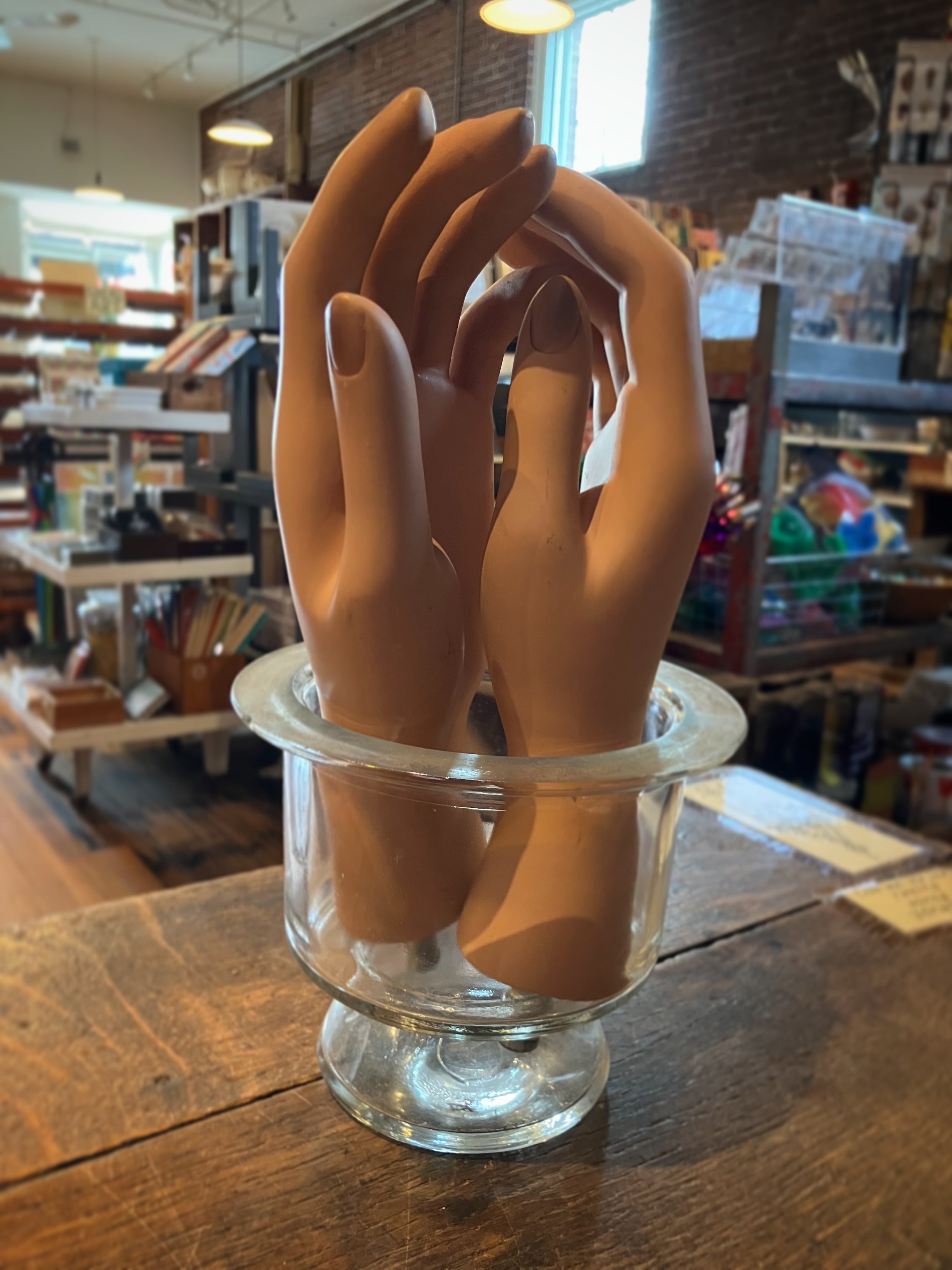 need a hand? we got you 👍

#mannequinhands #helpinghands #oddities #lootfoundandmade