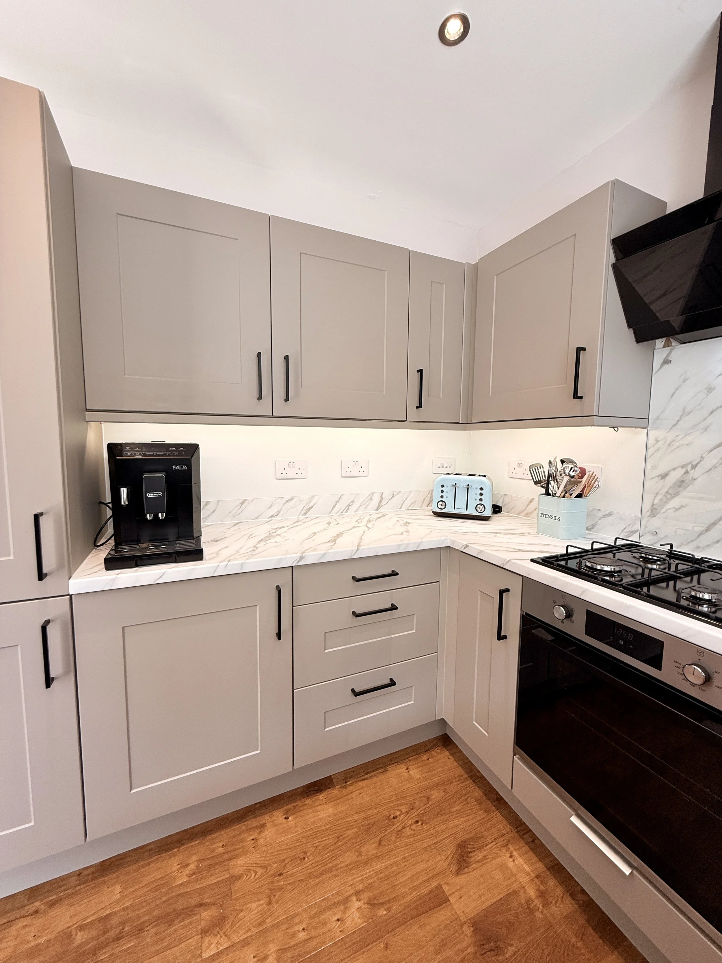 Modern Shaker Kitchen Makeover in Andover: Premium Pebble Grey Transformation in Just 2 Days