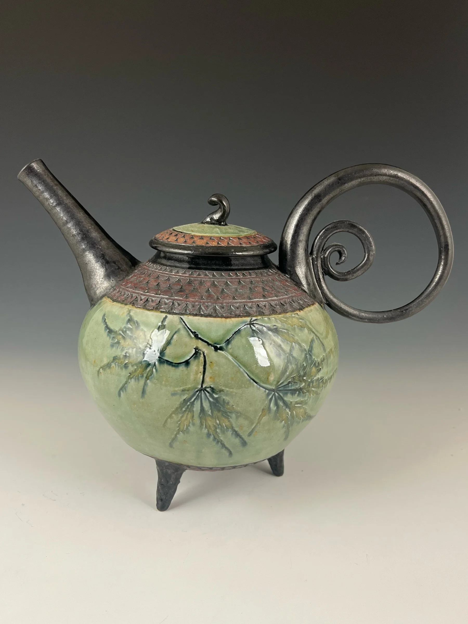 Heirloom Tripod Teapot.jpg