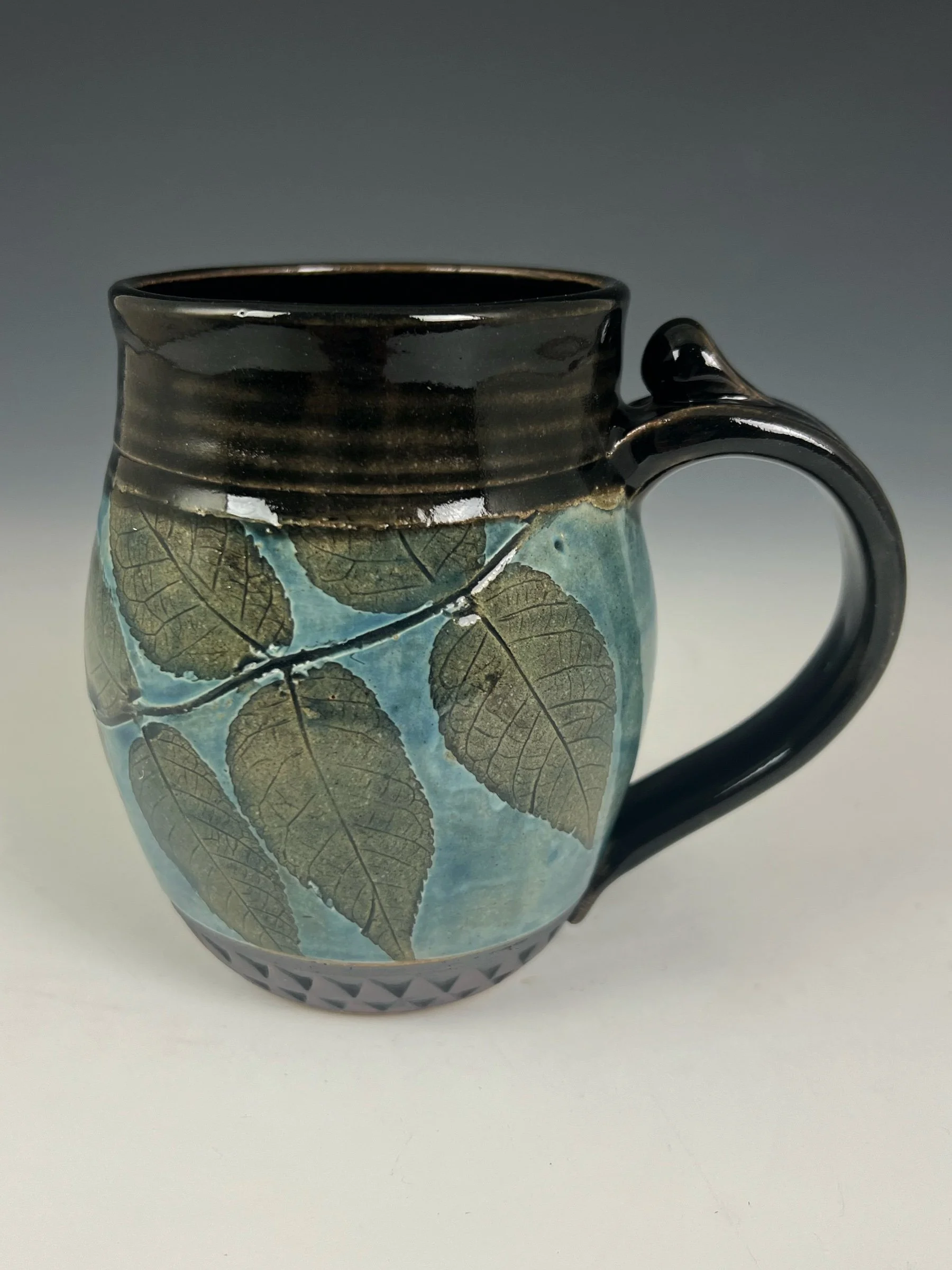 Mug in Denim Celadon with Walnut Leaves
