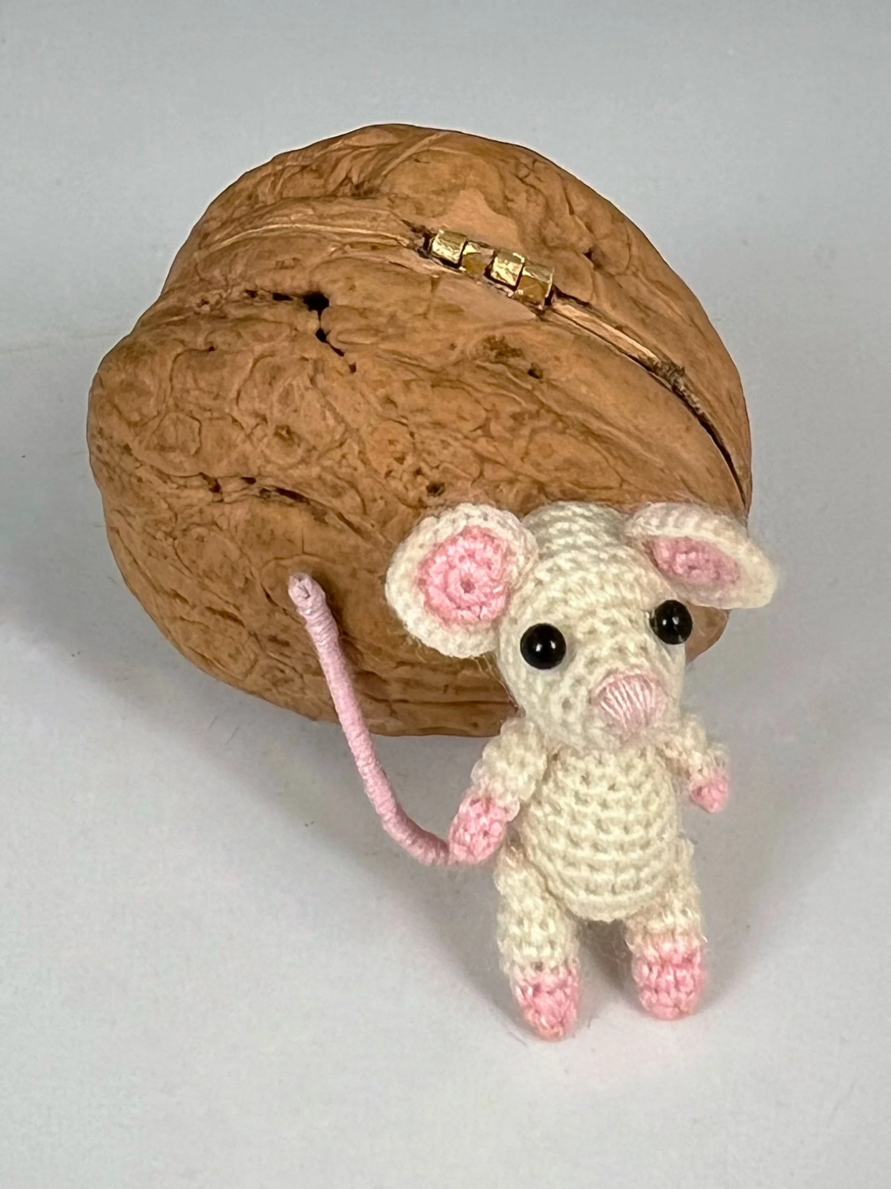 Ukraine Walnut Mouse White.jpg
