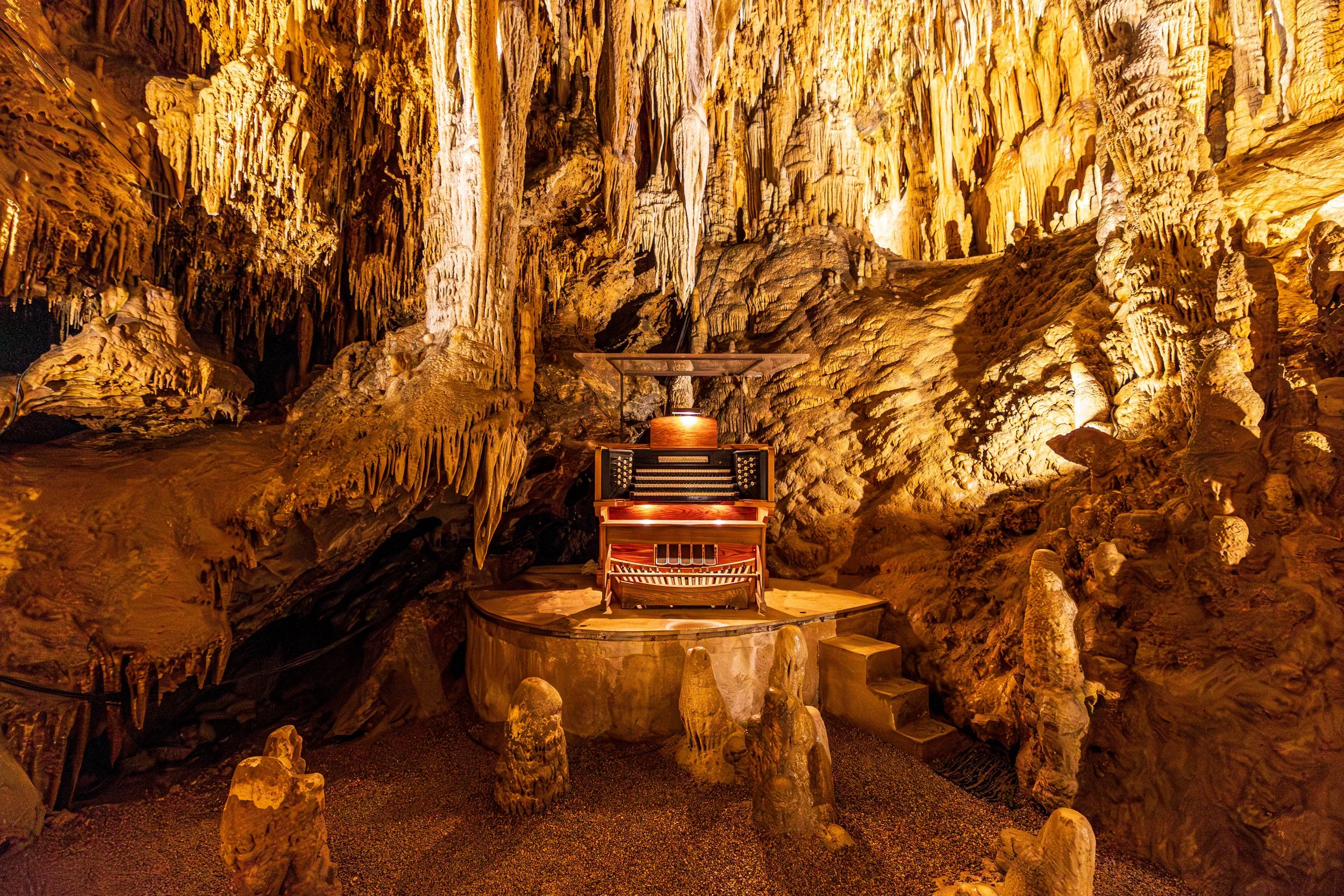 F19A9740_luray-caverns.jpg