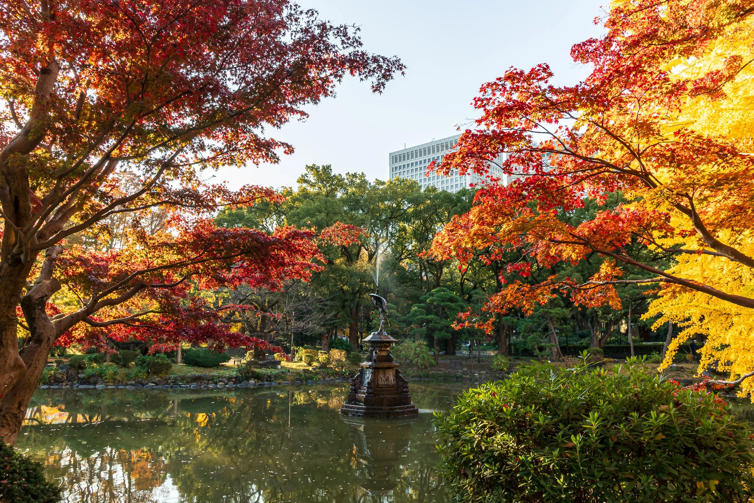 Kumogata Pond with the crane fountain