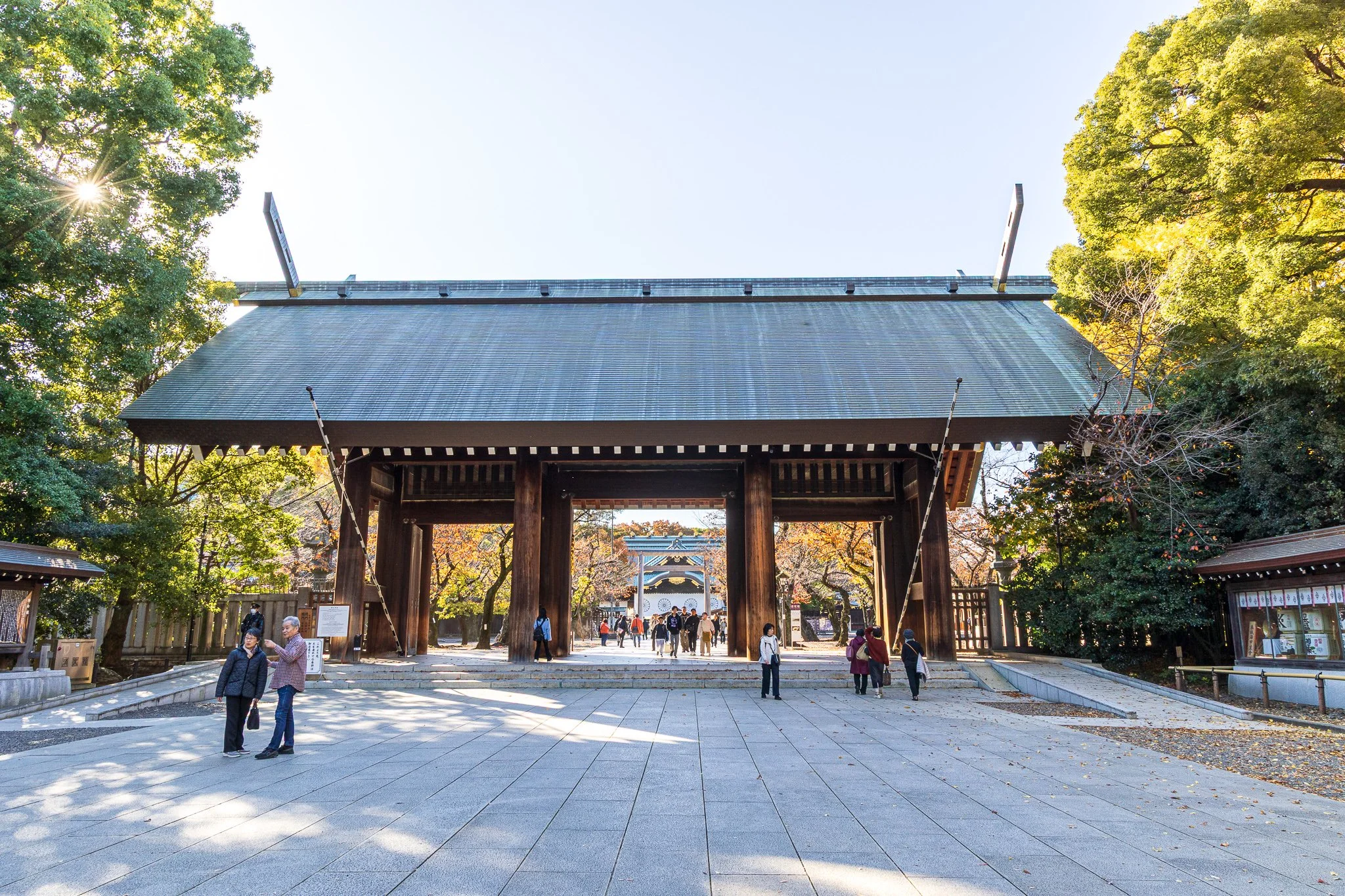 F19A1973_yasukuni-shrine.jpg