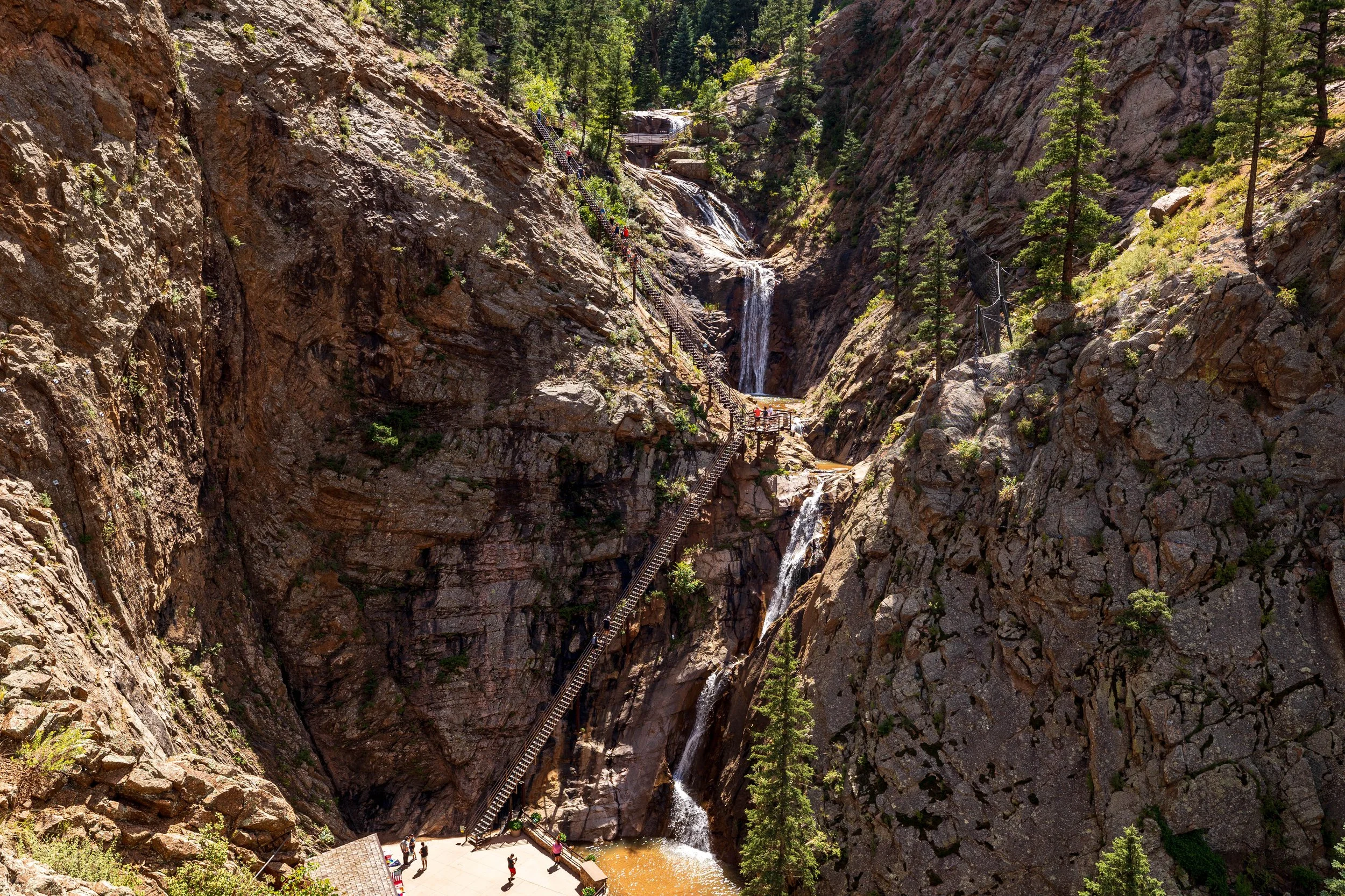 F19A3037_broadmoor-seven-falls.jpg